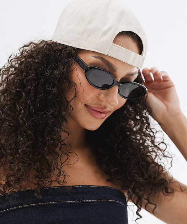 Dionne Oval Sunglasses | Gigi Pip