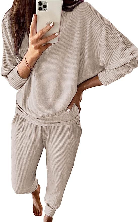 PRETTYGARDEN Women's 2023 Fall Fashion Outfits 2 Piece Sweatsuit Solid Color Long Sleeve Pullover... | Amazon (US)