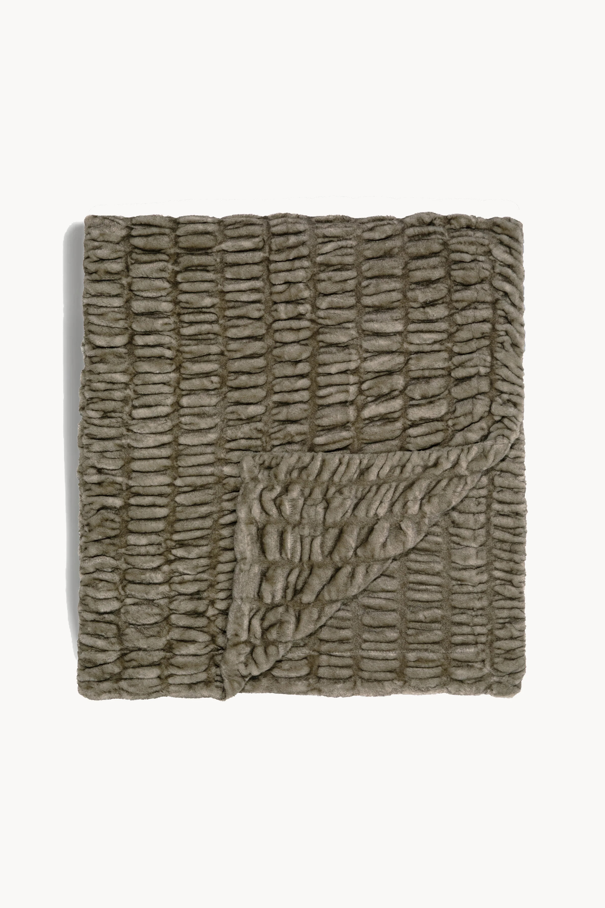 Mosswood Tip Dye | Lola Blankets