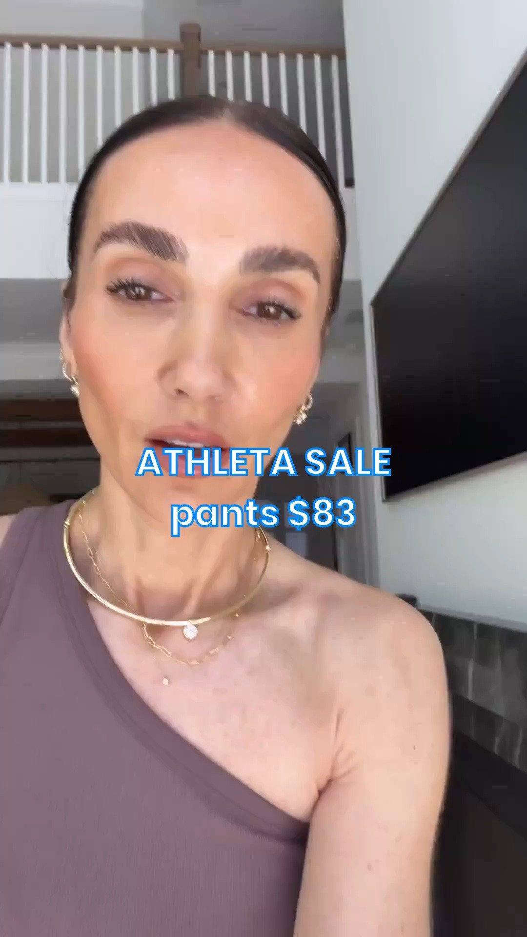 ATHLETA SALE. My barrel leg pants on sale, 40% off.

neutral outfit ideas, barrel leg pants, white pants, summer style, elavated summer outfit, athleta sale, anna monteiro, annabrstyle

#LTKSaleAlert #LTKOver40 #LTKootd
