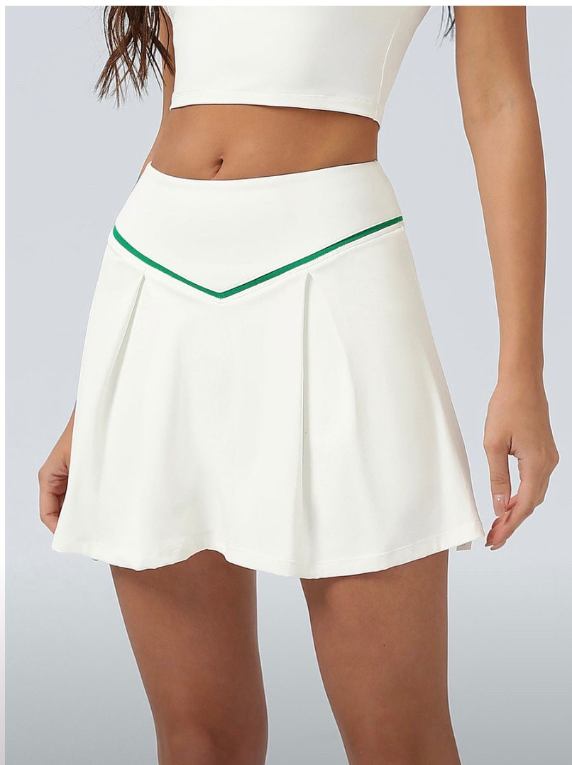 Women’s White V-Stripe Sports skirt 
Tennis pickleball skirt 



#LTKSeasonal #LTKActive