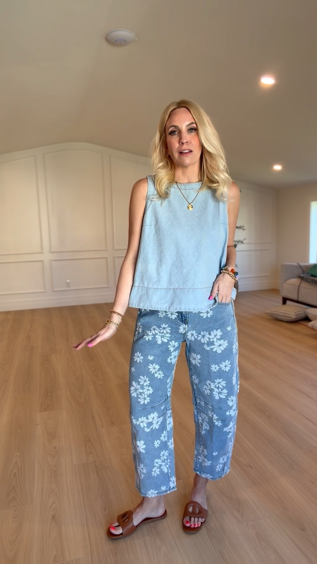 Here is that same tank paired with floral barrel jeans! 

#LTKmomlife #LTKgrwm #LTKootd