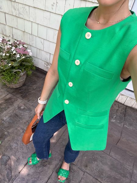 Todays green vest and shoe outfit🌿