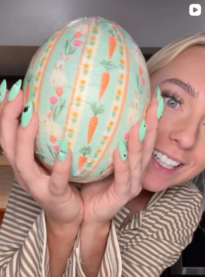 Decorating Easter eggs!! 

 