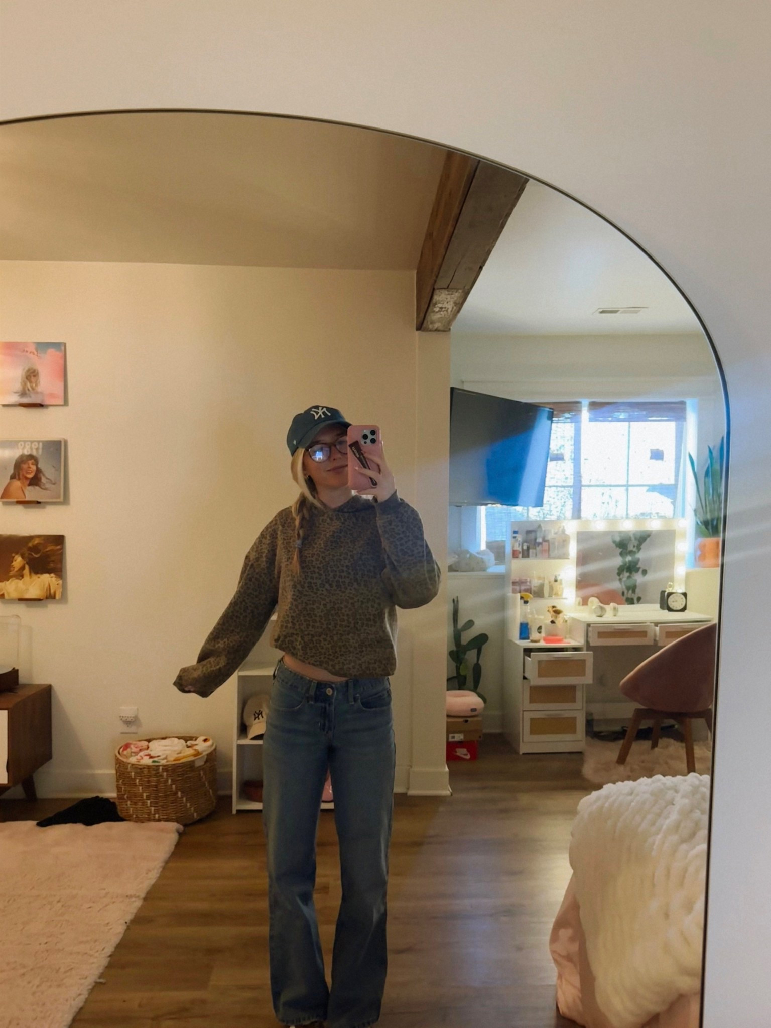love this fit🐆

sweatshirt : size small
jeans : 00 regular

#LTKStyleTip