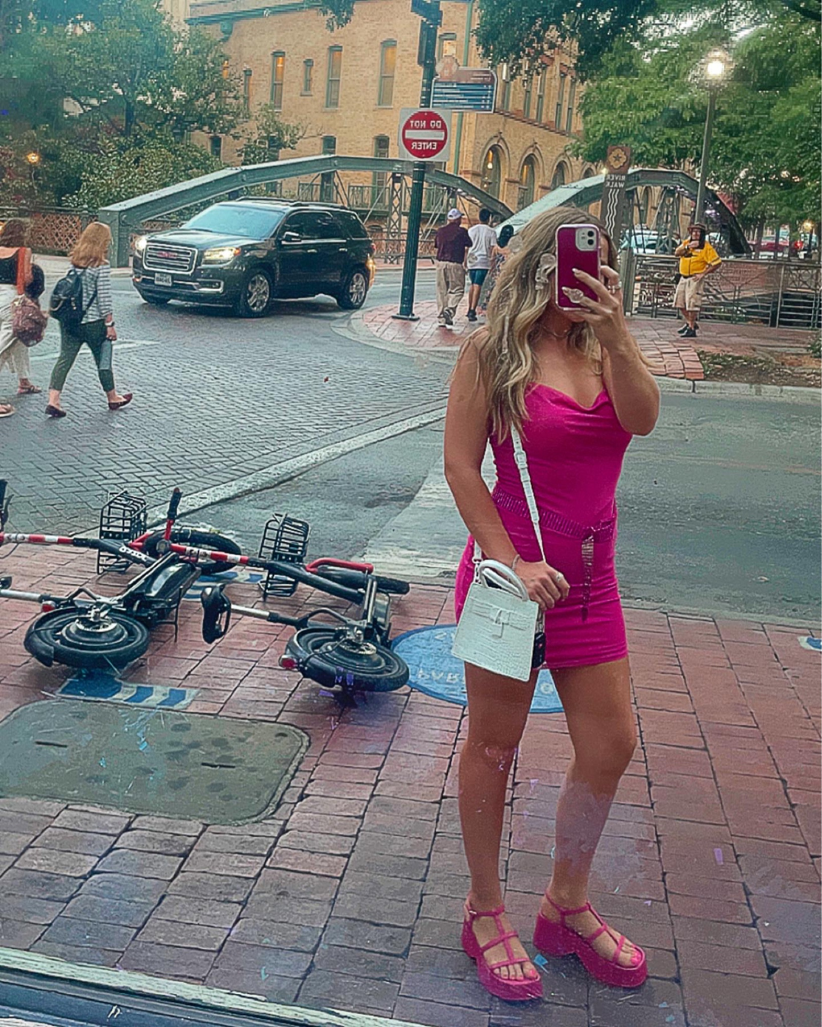 Barbie Dreamz 


#LTKsalealert #LTKFind #LTKSeasonal