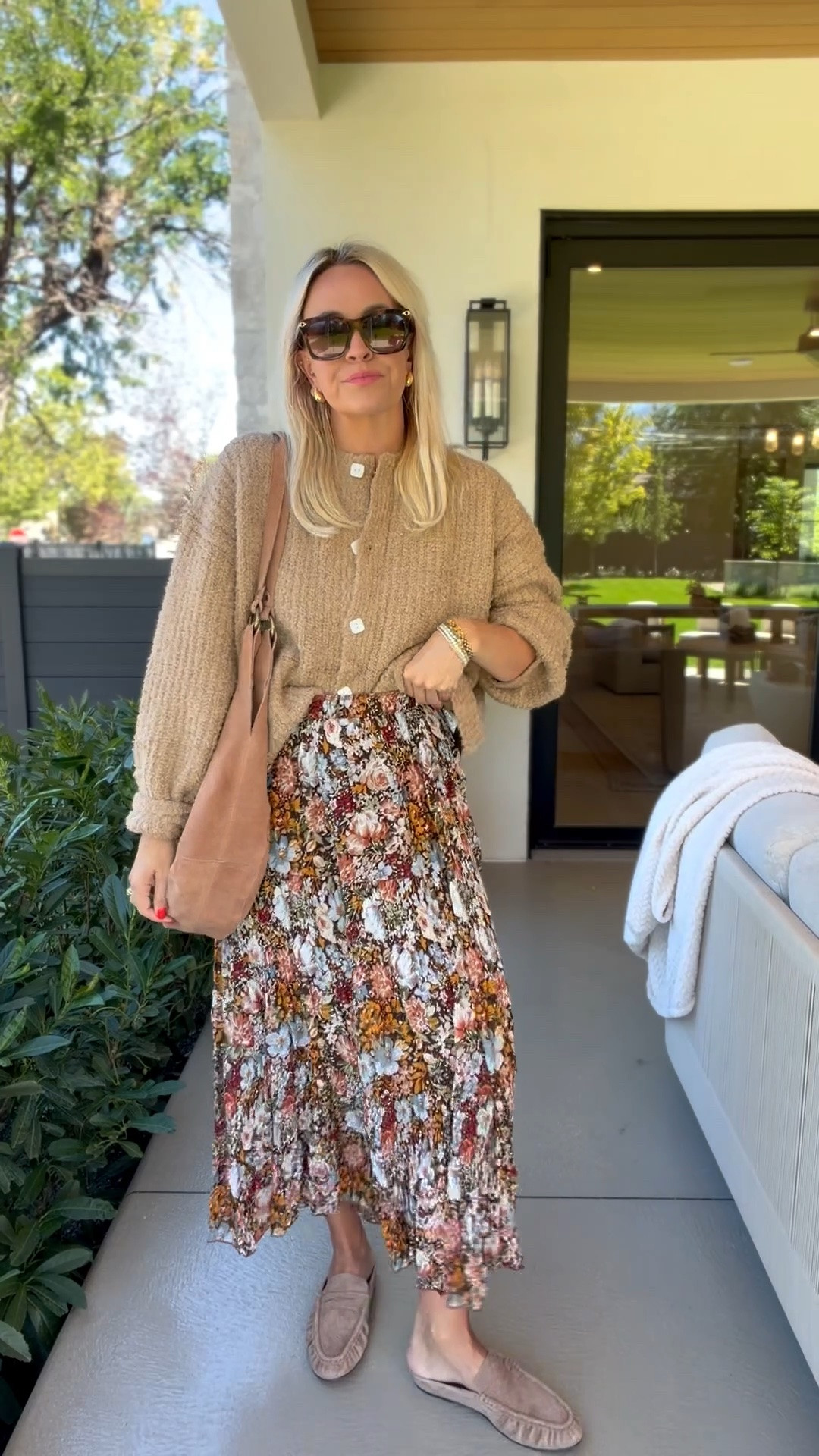 My favorite skirt to pull out for fall!

#LTKgrwm #LTKmomlife #LTKootd