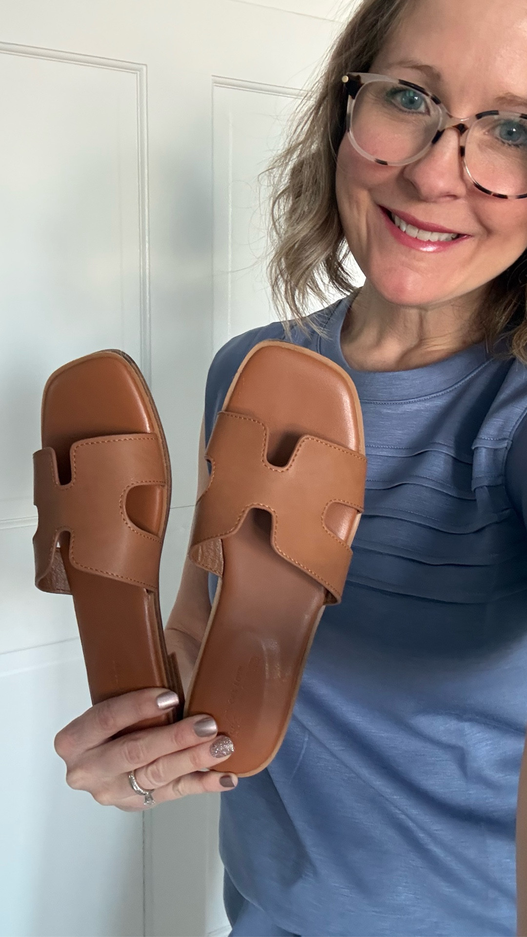 These sandals seriously feel like walking on a cloud ☁️ The cushioning is so comfortable for all-day wear, and the 100% genuine leather makes them feel elevated while still being practical. Perfect for travel, errands, summer outfits, or everyday wear when you want comfort and style. Linking them on my LTK so you can shop them easily.

#LTKootd #LTKmomlife #LTKSpringSale