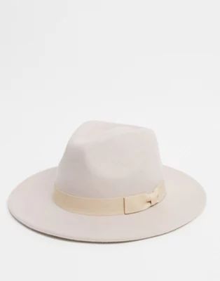 ASOS DESIGN felt fedora hat in camel with matching band | ASOS (Global)