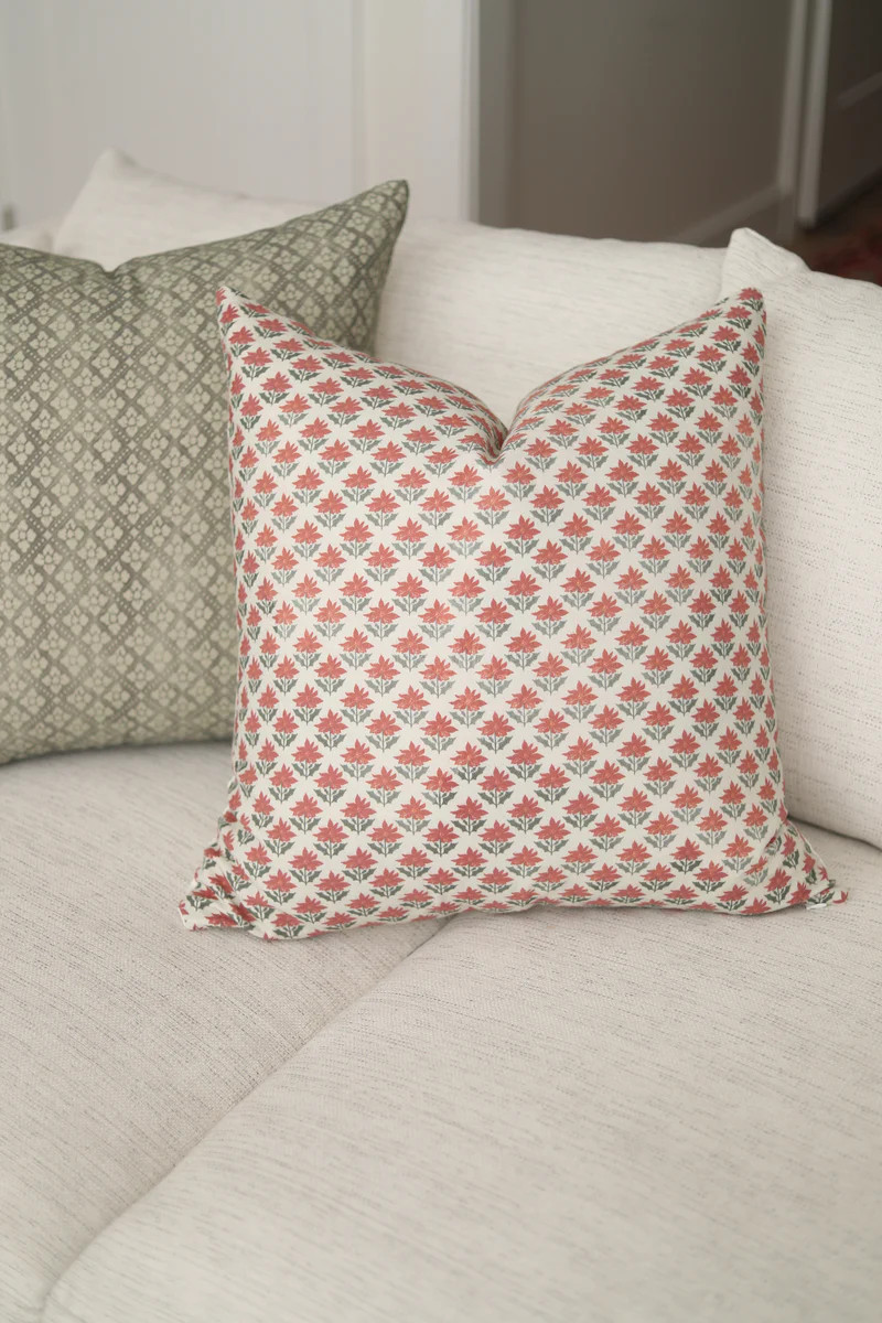 Poinsettia - 22" | Woven Nook