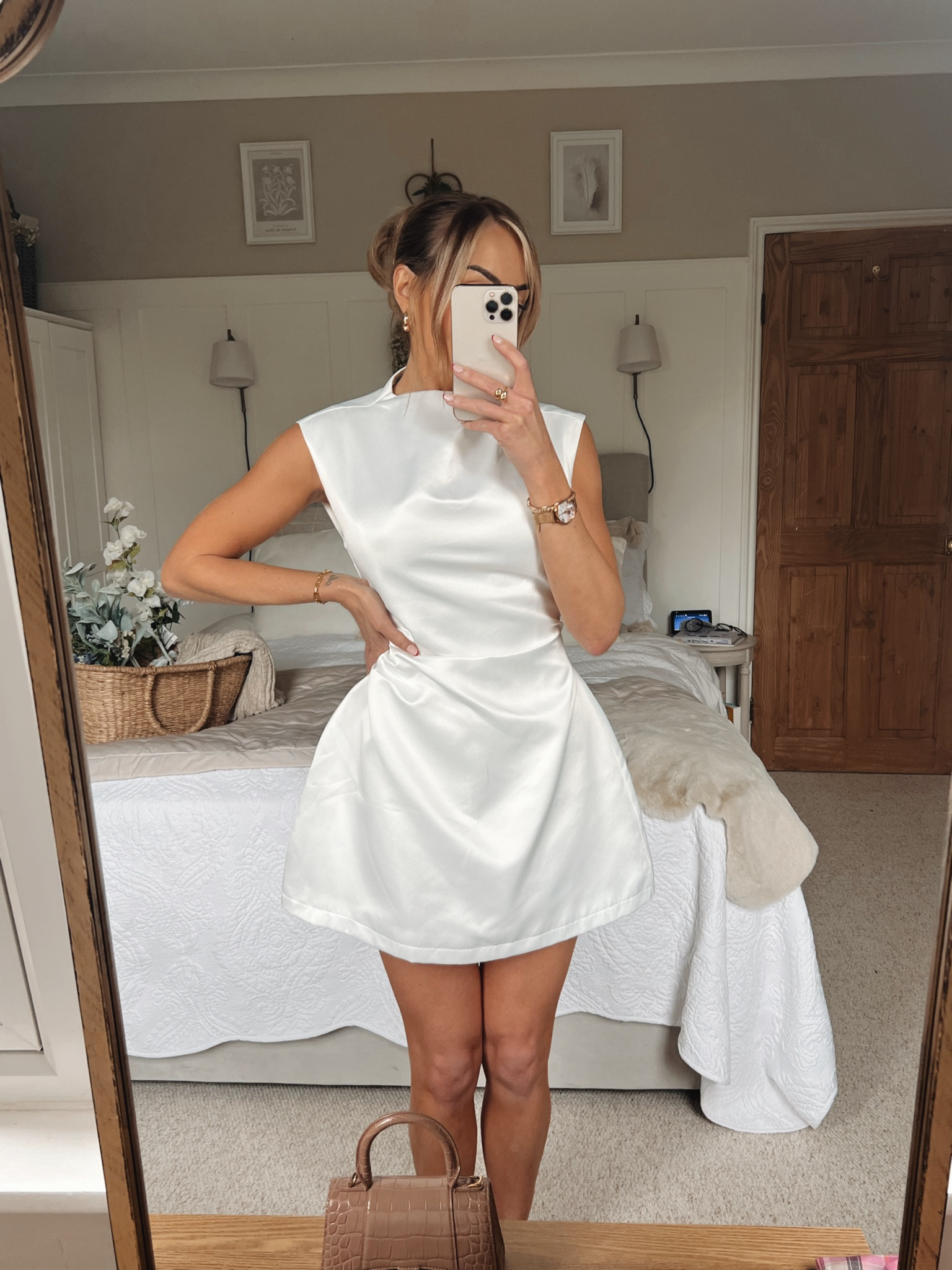 The perfect structured mini! Bridal vibes 👰🏼‍♀️

#LTKpartywear #LTKwedding #LTKbag