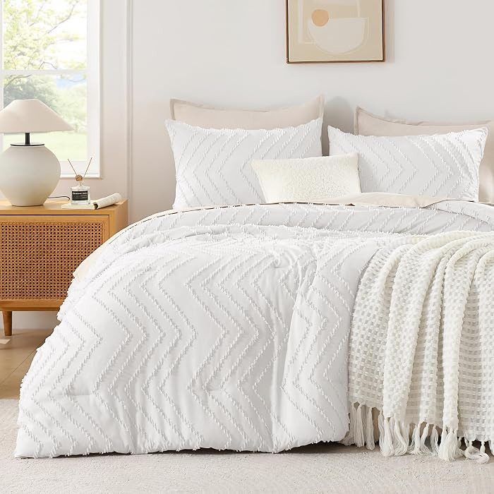 White Comforter Queen, Boho Soft Fluffy Warm Lightweight Bedding Comforter Sets for Queen Bed, 3 ... | Amazon (US)