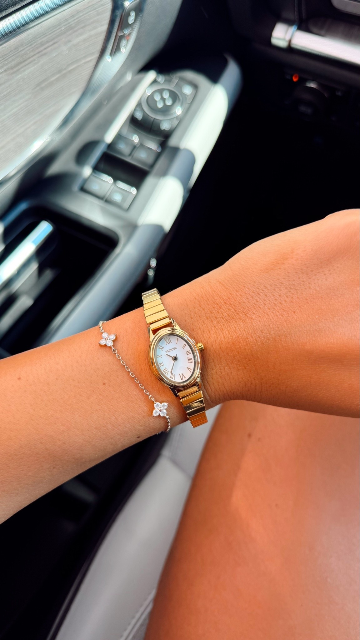 Dainty, waterproof & under $25! The watch also has an elastic wristband for easy removal and application 👏🏼

#LTKNYFW #LTKSaleAlert #LTKWorkwear