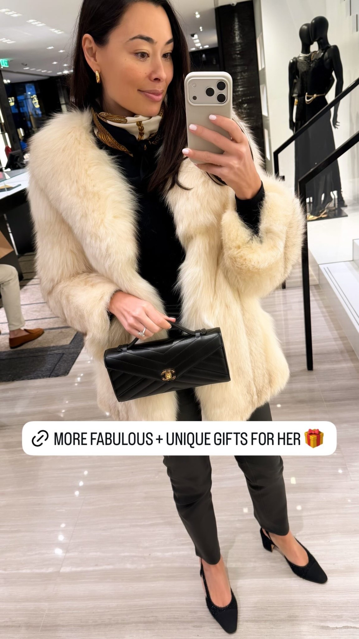 Luxury gifts, gift ideas for her, Chanel bag. 

#LTKGiftGuide #LTKSeasonal #LTKHoliday