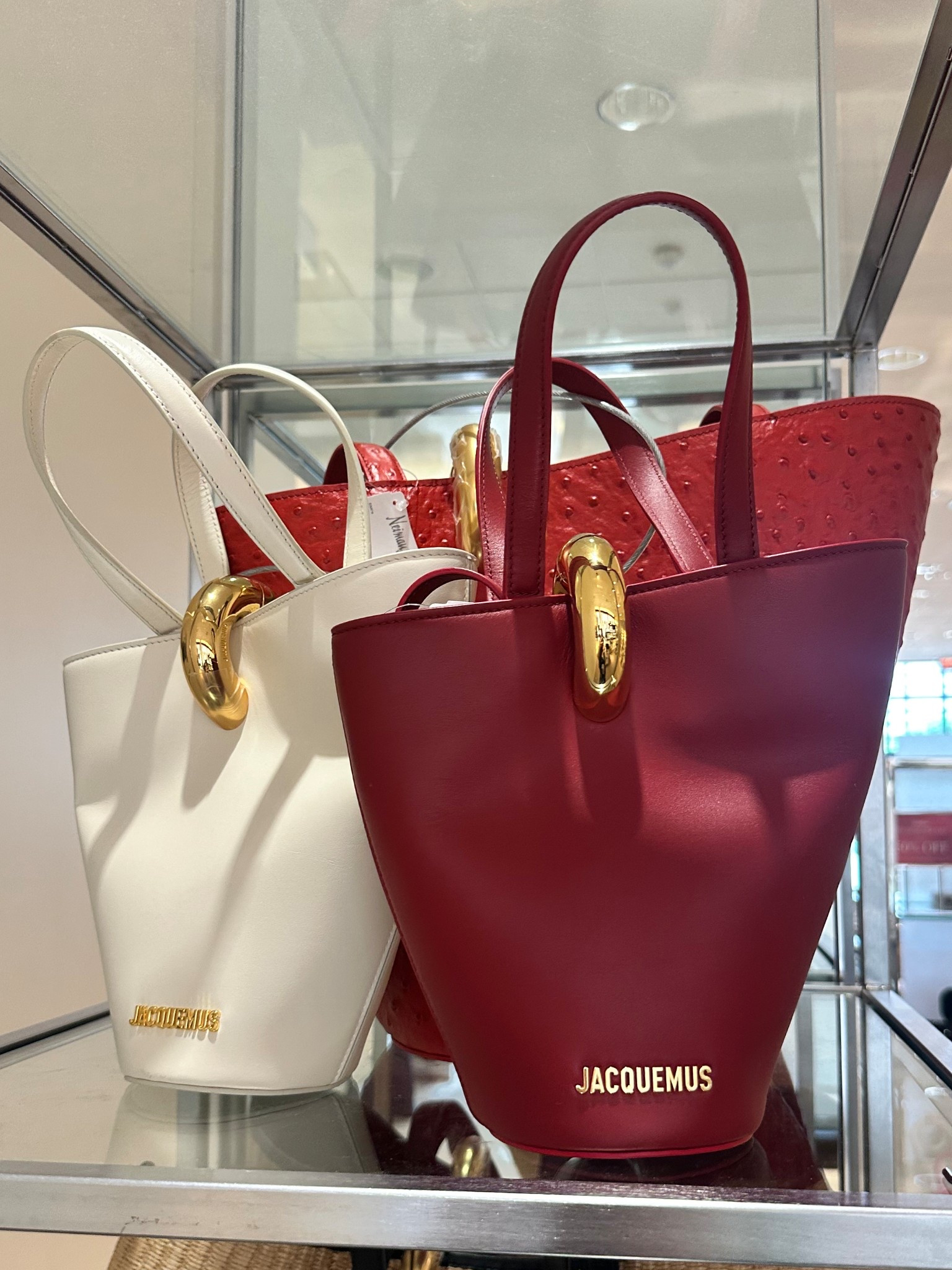 These Jacquemus bags are such original shape! They been pretty popular so I can honestly say I am pretty surprised I found some on sale! 
White https://bit.ly/43ws7Ot
Brown crock https://bit.ly/4mO3K6f
Red python https://bit.ly/4dNJfCP
Affiliated Link

#LTKSaleAlert #LTKItBag