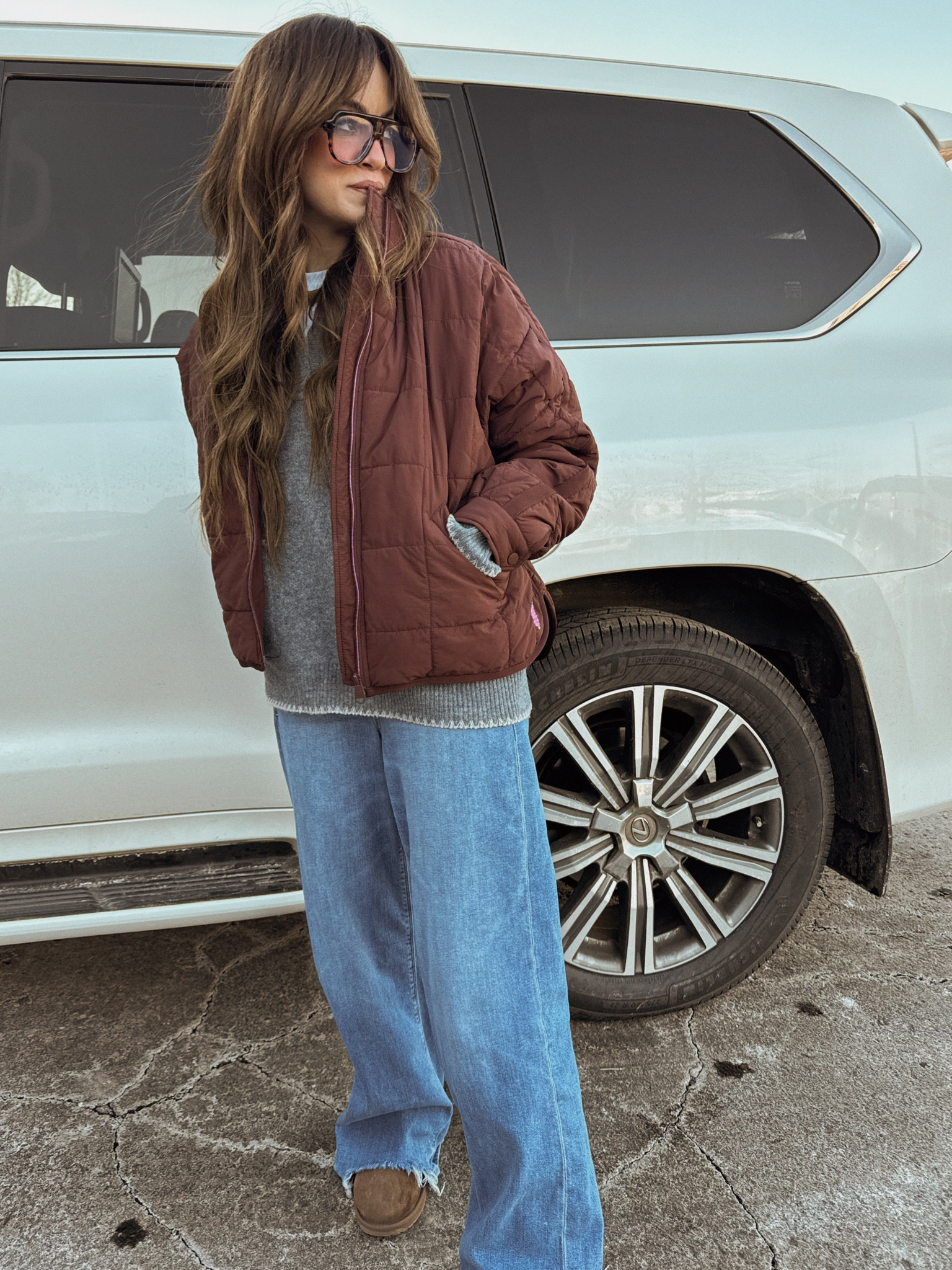 Cozy mom fit of the day. These dreamy drape jeans were one of my favorite cozy finds of 2024. I could wear them every day. They are so lightweight and just perfect. 