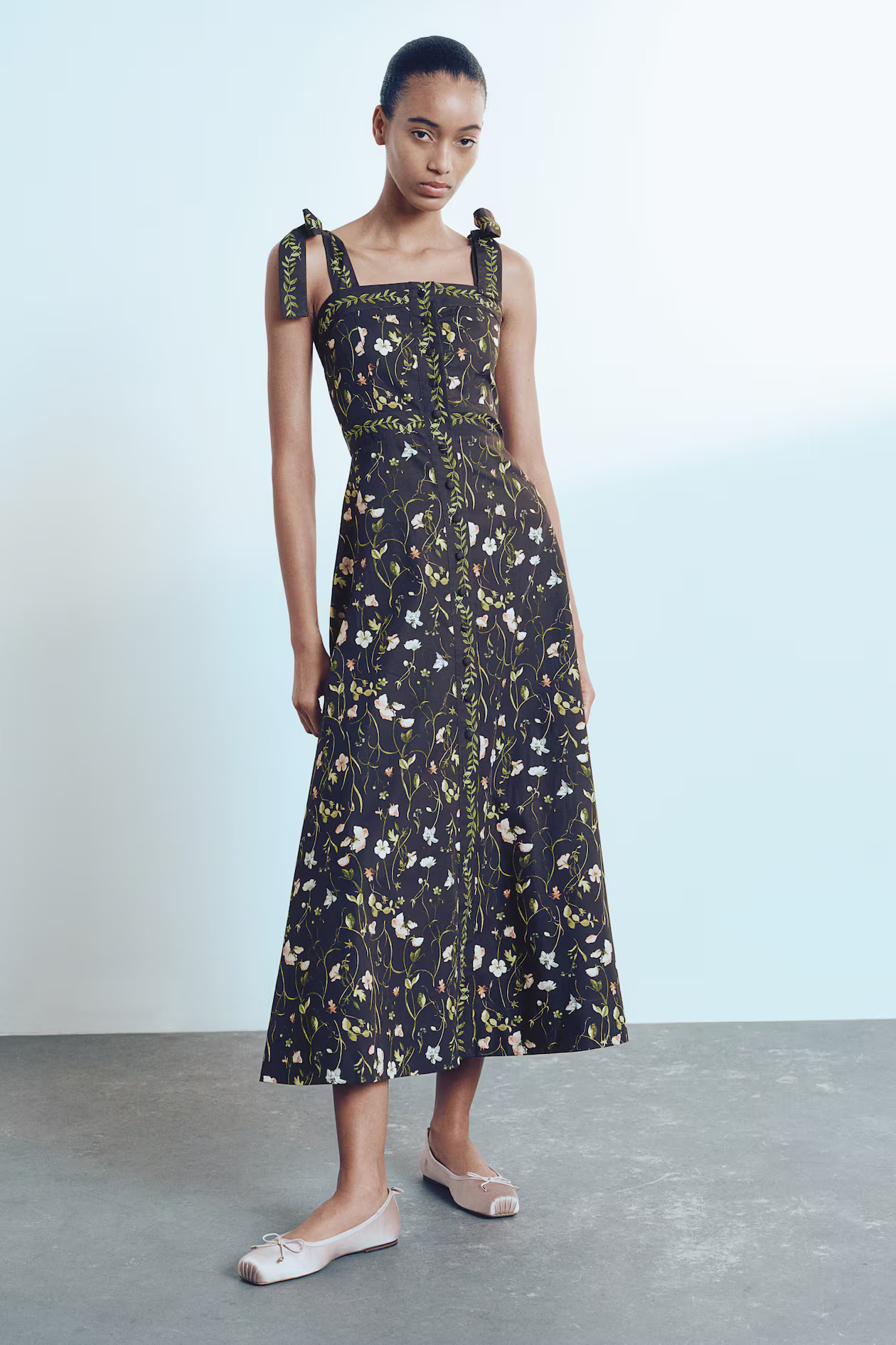 Tie-strap cotton dress | H&M (UK, MY, IN, SG, PH, TW, HK)