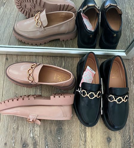 Lug sole loafers tts!

Loafers, lug sole, trendy shoes, mom shoes, thanksgiving outfits, holiday outfits, Walmart, Walmart fashion, affordable shoes, affordable loafers, platform loafers, 

#LTKsalealert #LTKstyletip #LTKunder50