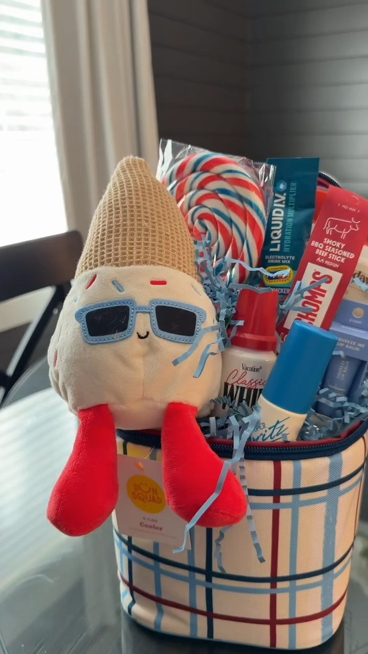 The cutest summer gift basket for tweens!