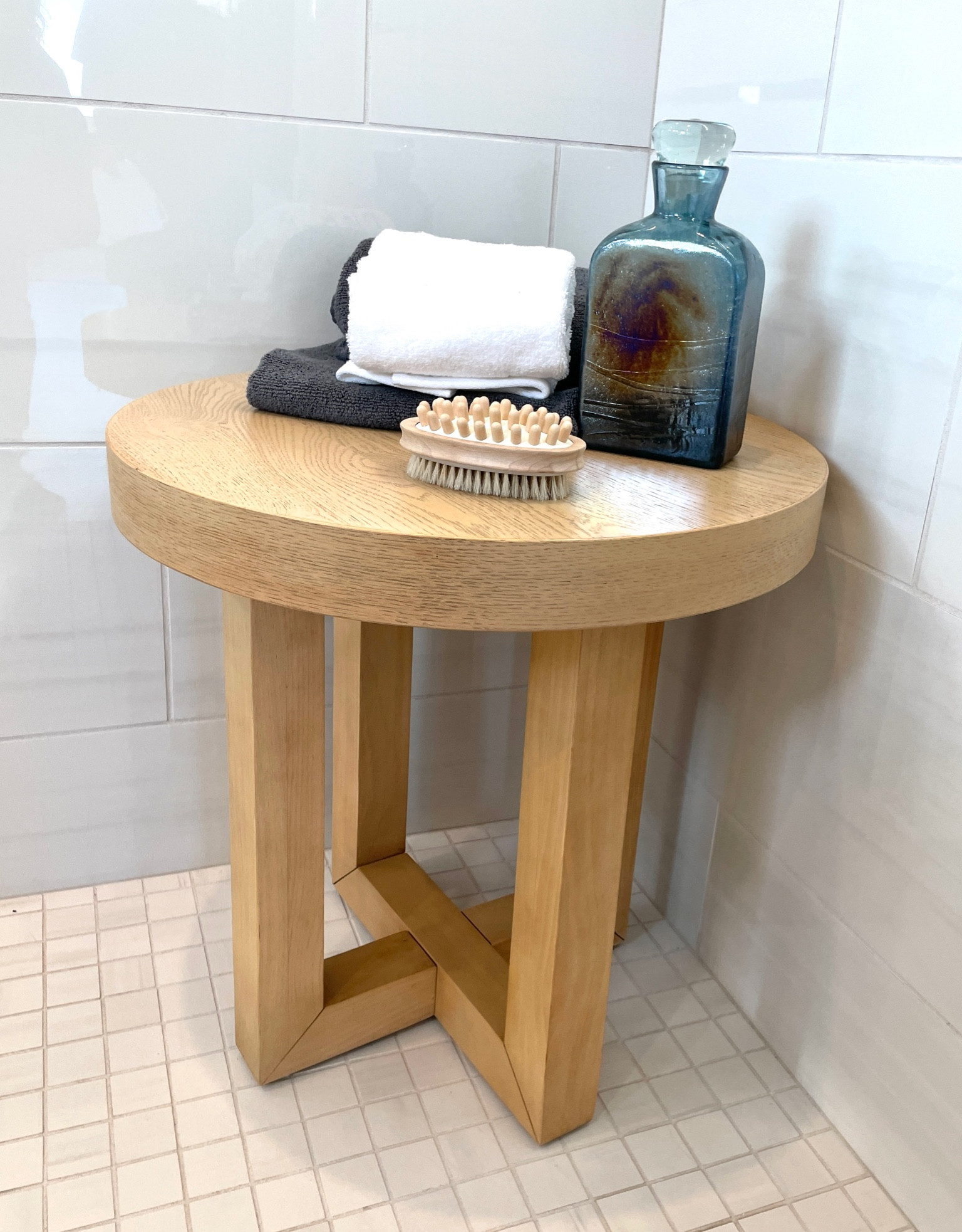 #bath #home #homedecor #woodendtable #target #classichome #towels #apothecarybottles #bodybrush #scalpmassager #homespa #woodtable #neutralhome #newhome #bathdisplay 

#LTKfamily #LTKGiftGuide #LTKhome