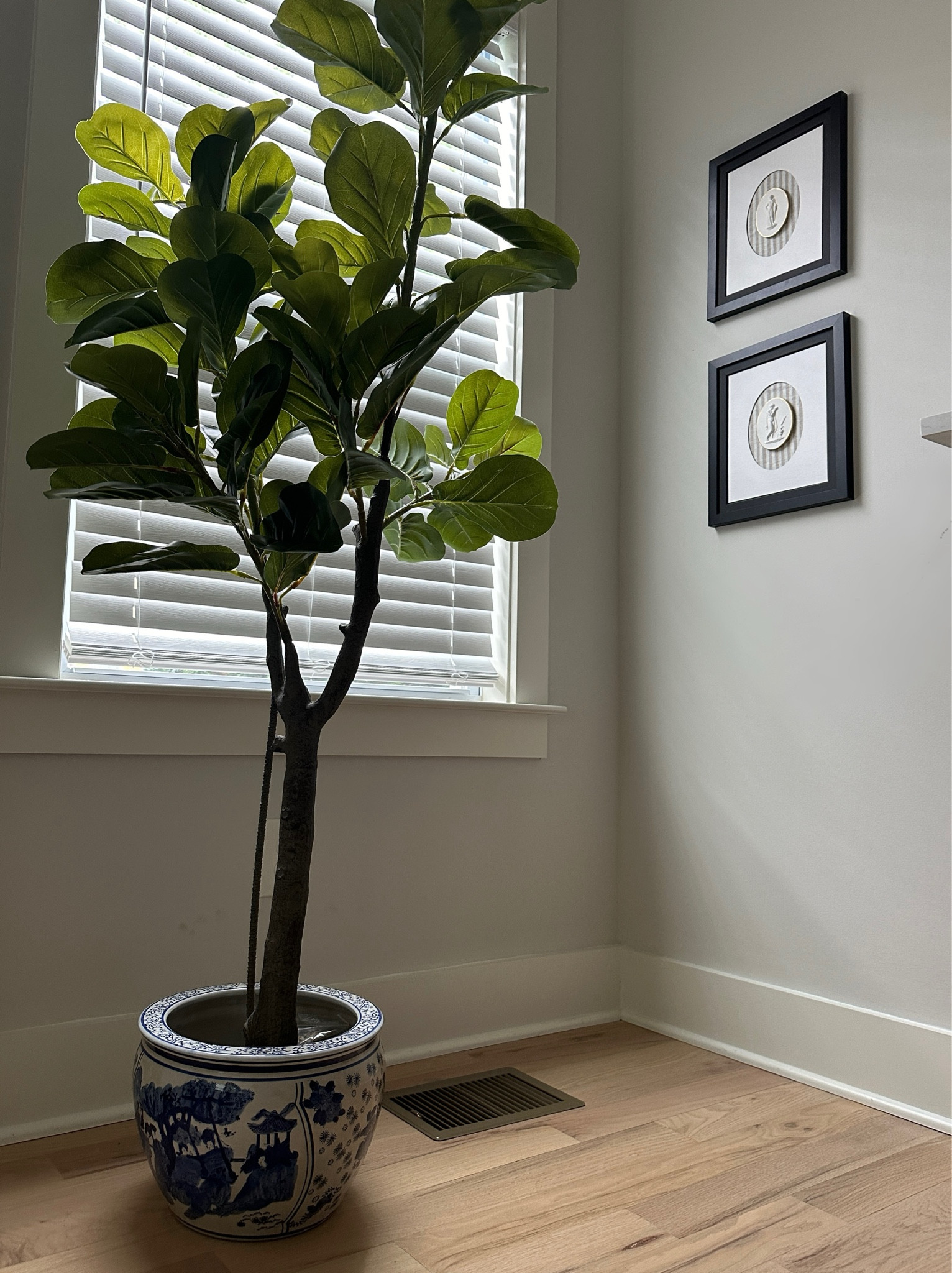 Chinoiserie planter, fishbowl planter, faux fiddle leaf fig tree, intaglios, home decor, vintage home decor, colorful home decor, grand millennial 

#LTKFindsUnder50 #LTKFindsUnder100 #LTKHome