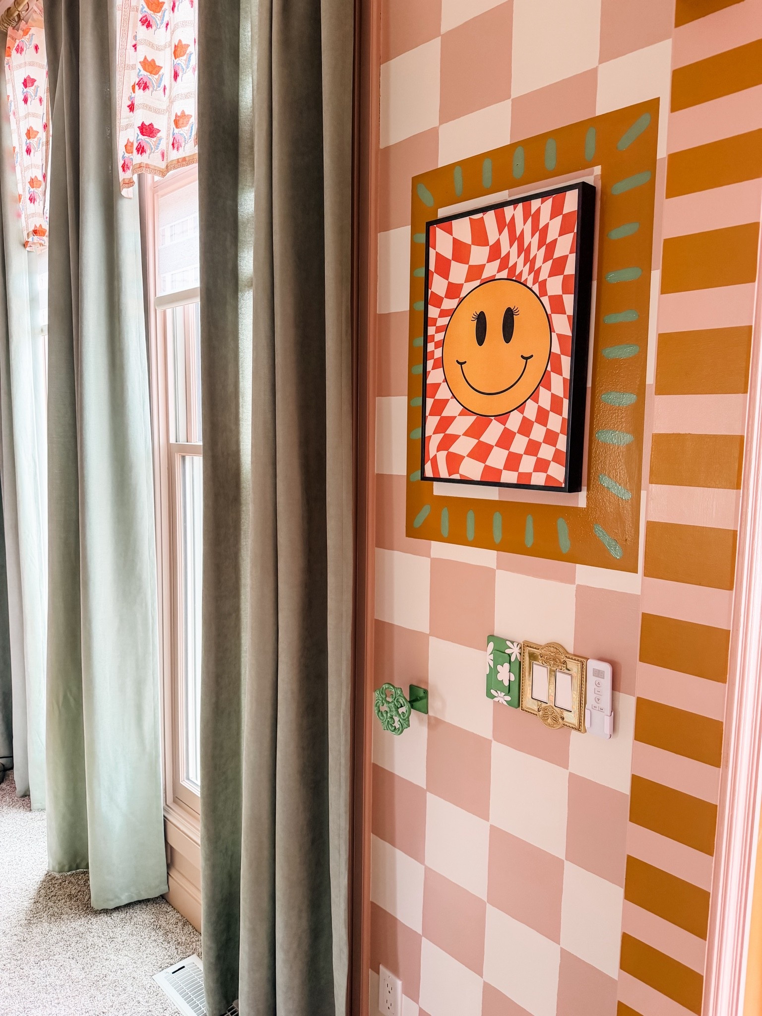 Smile face wall decor 
Eclectic home, dopamine decor 
@Wayfair #wayfairhome #walldecor

#LTKHome