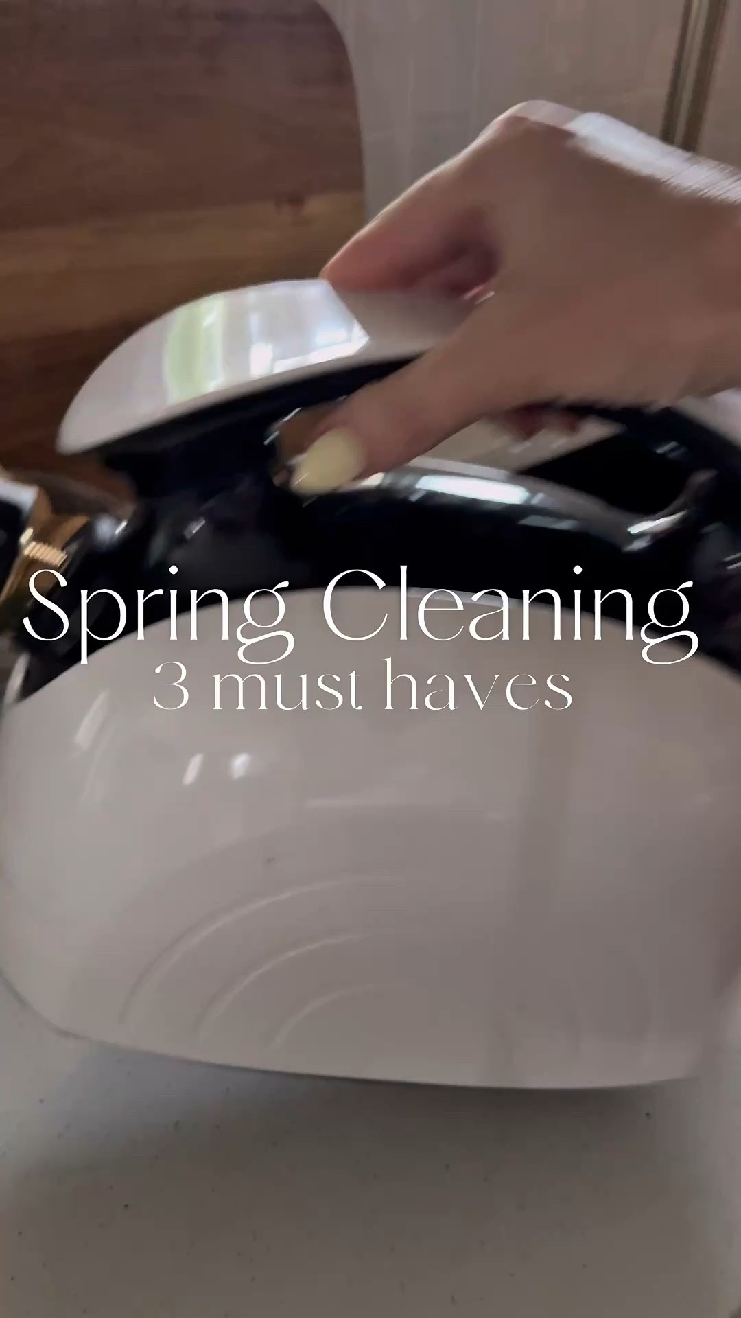 Three things I couldn’t do without when it comes to deep cleaning the house👏