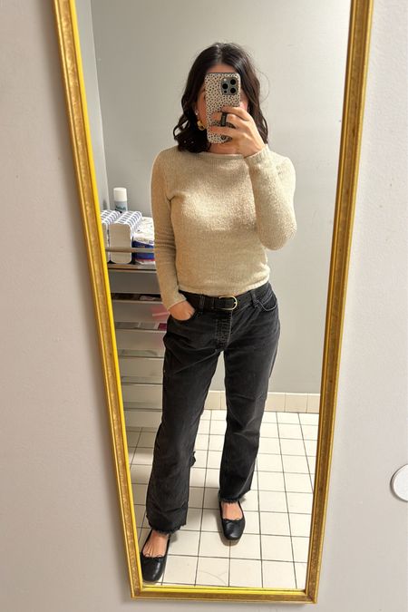 Todays ootd! Belt and sweater are Zara so I can’t link! 