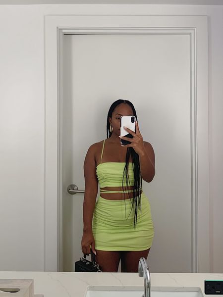 Your reminder to wear some neon before summer is over! This mini bodycon dress is perfect for a girls’ night out!

#LTKunder50 #LTKstyletip #LTKsalealert