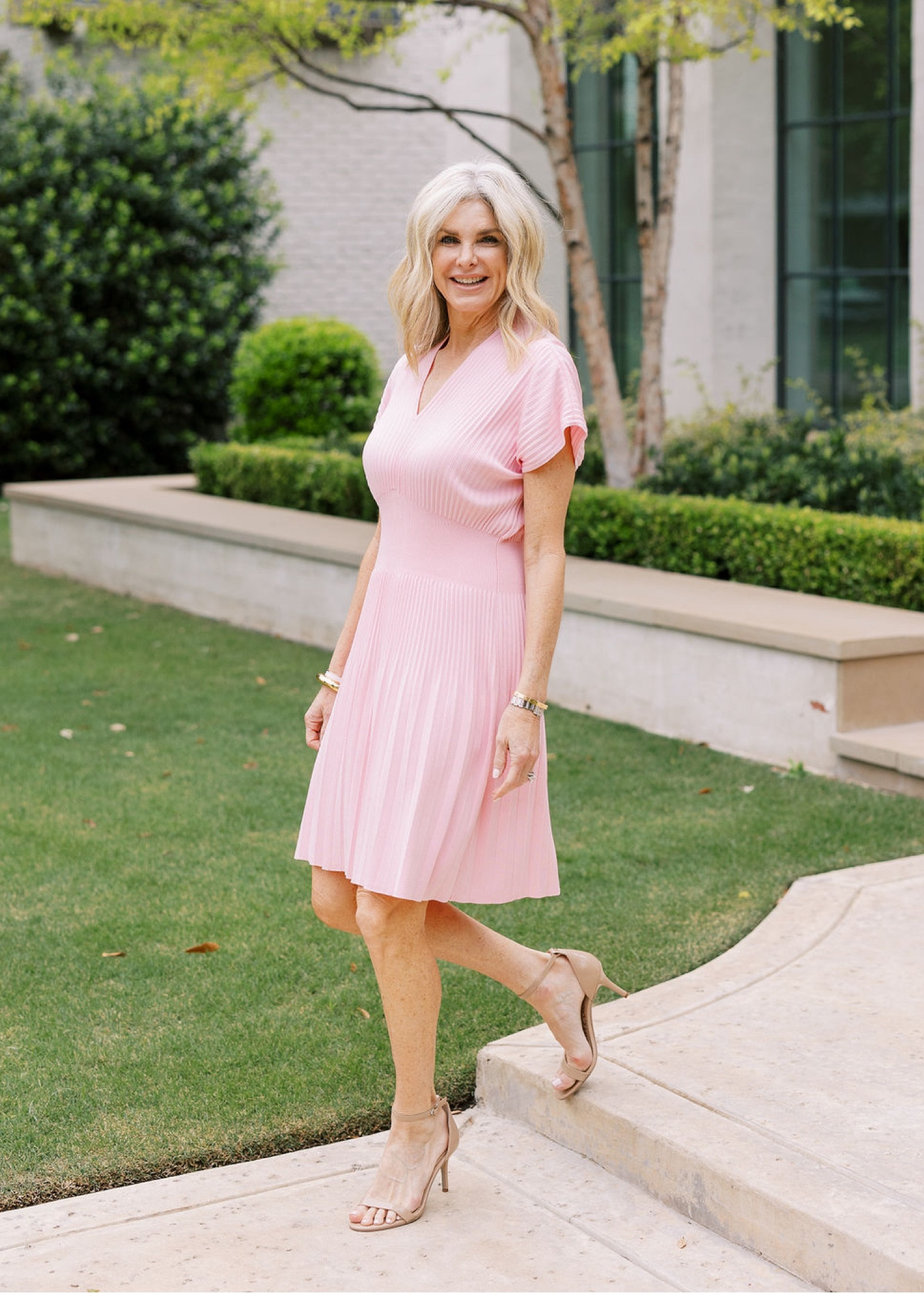 Gorgeous knit dress you need now! Size XS 

#LTKstyletip #LTKworkwear #LTKover40