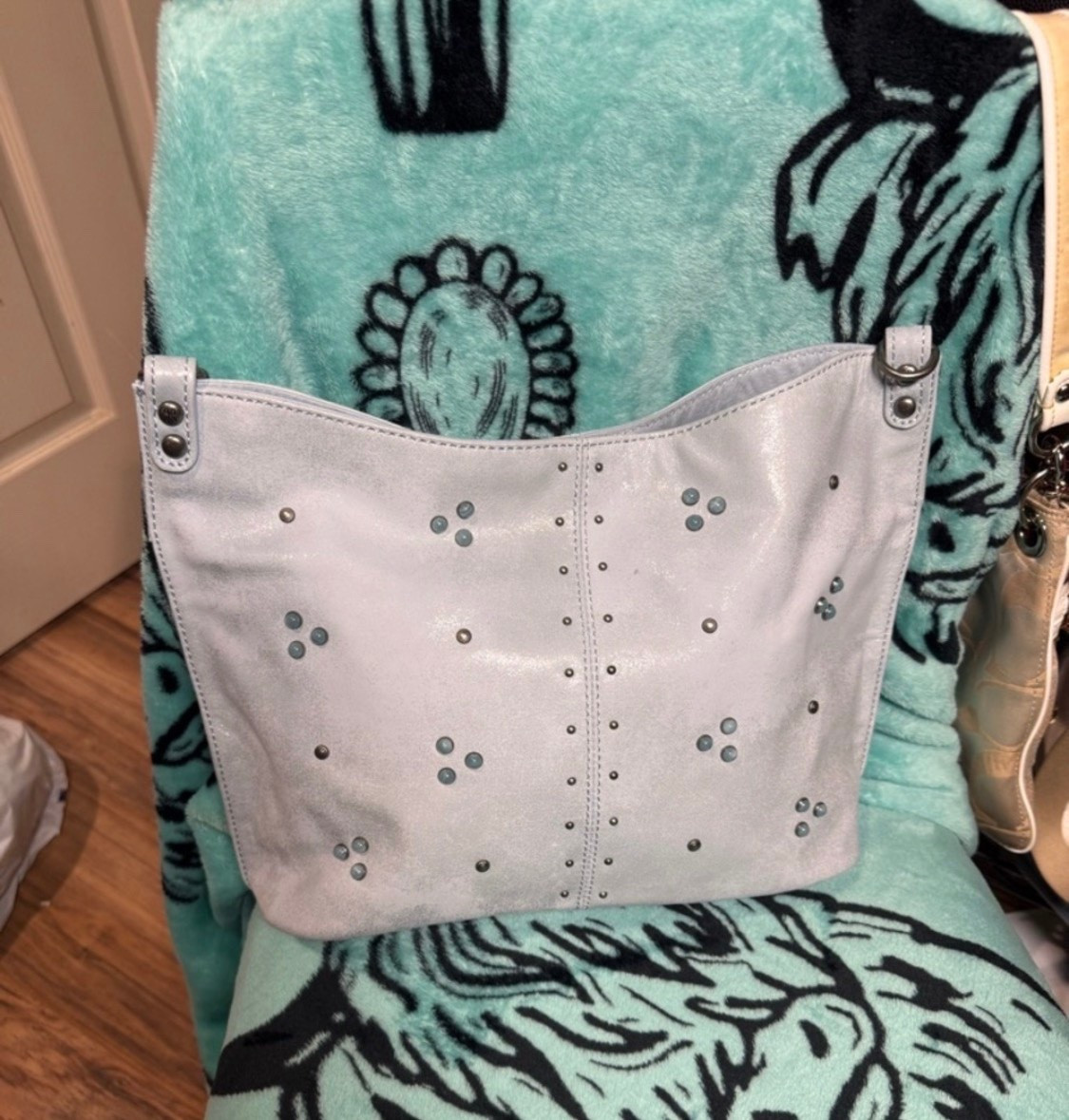 How about a new HOBO bag for your summer outfits!? #summer #HOBO

#LTKxMadewell #LTKdayinmylife #LTKootd