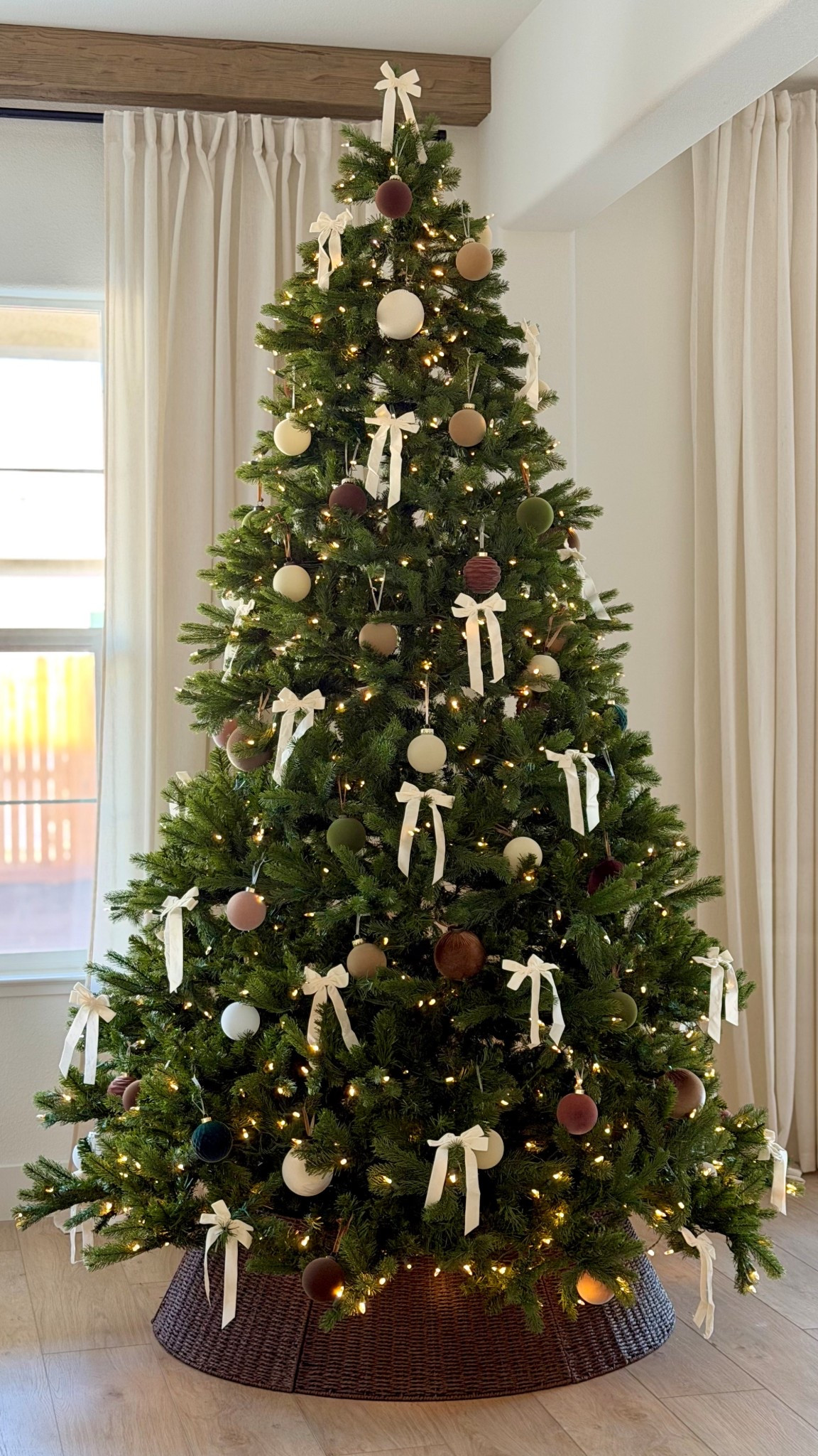 Christmas tree decorations for 2025

#LTKSeasonal #LTKHome #LTKHoliday