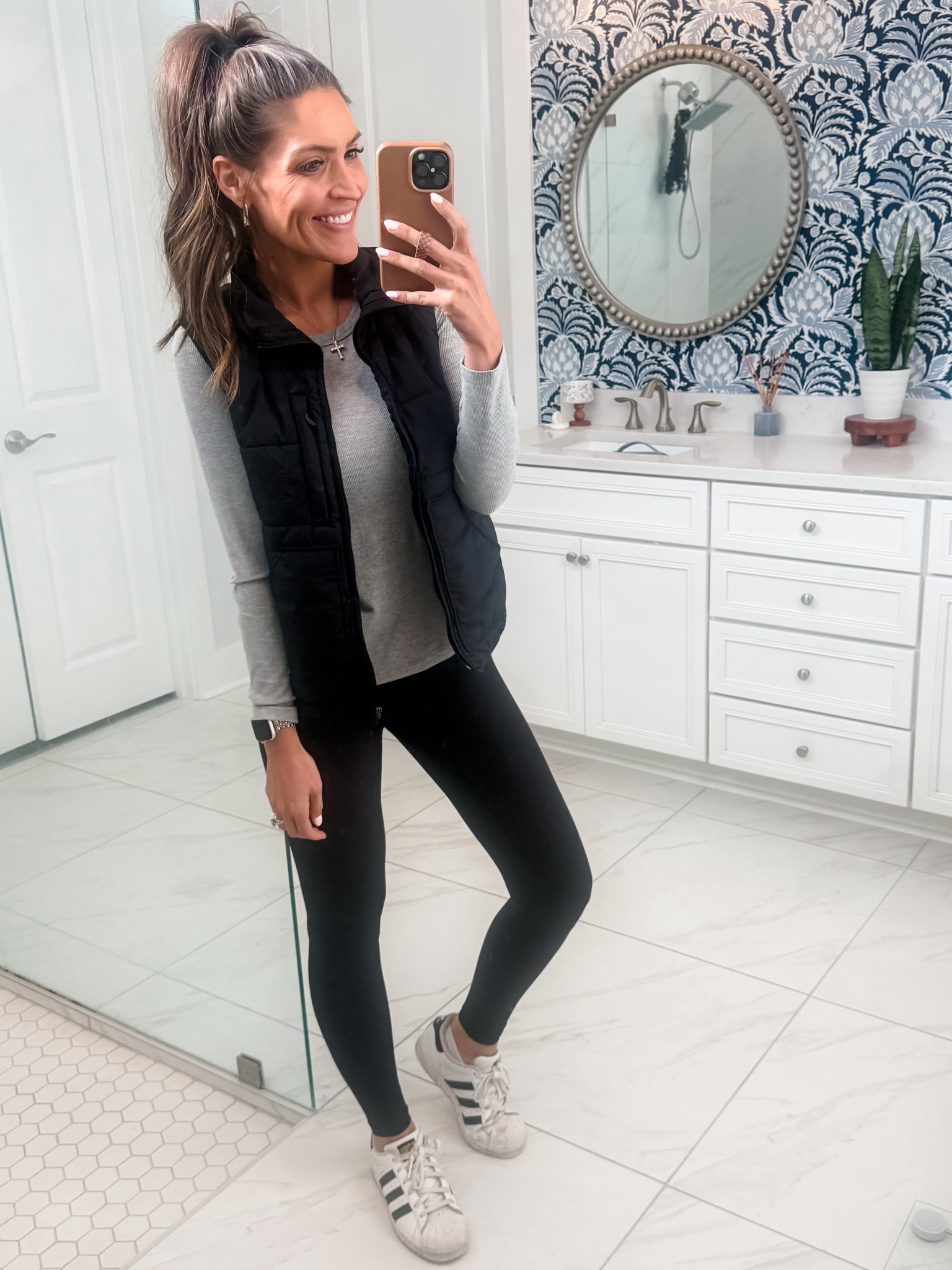 XS in top, vest, and bottom  

#LTKootd #LTKFindsUnder100 #LTKActive