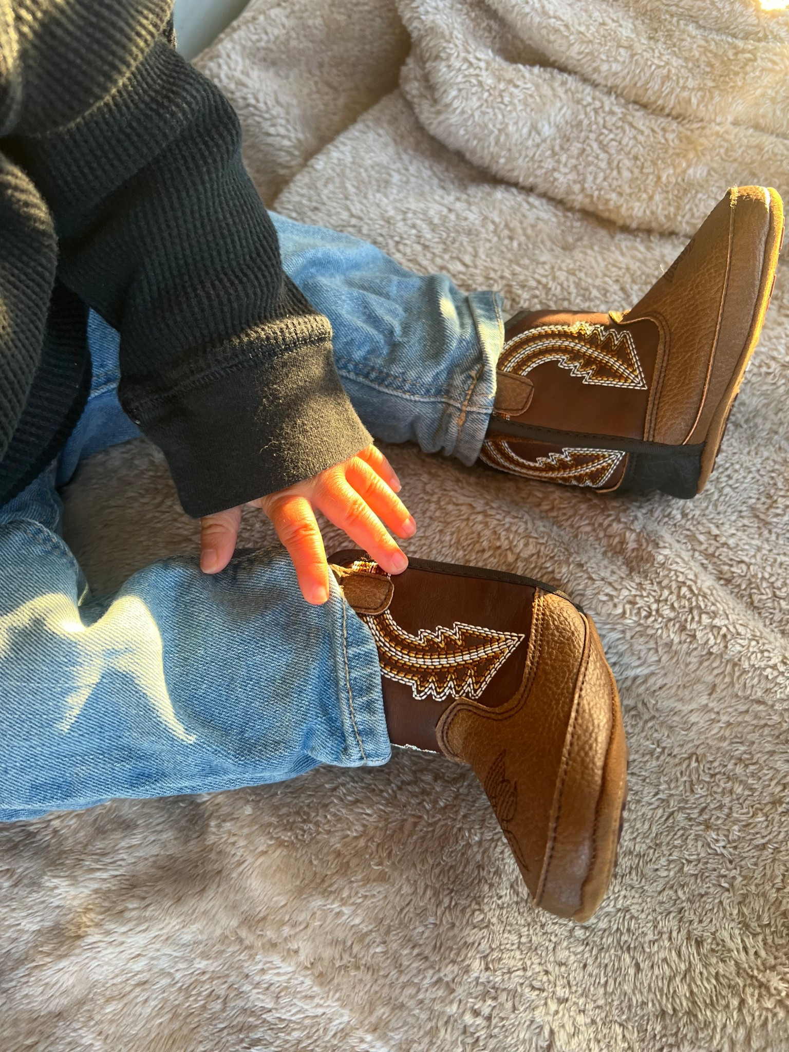 What my kids wore to their first Keith Urban concert! My daughter’s look was all boot barn so I can’t link but linking similar! #countryconcert #countryootd #toddlercountfyoutfit #babycountryoutfit 


#LTKFamily #LTKKids #LTKBaby