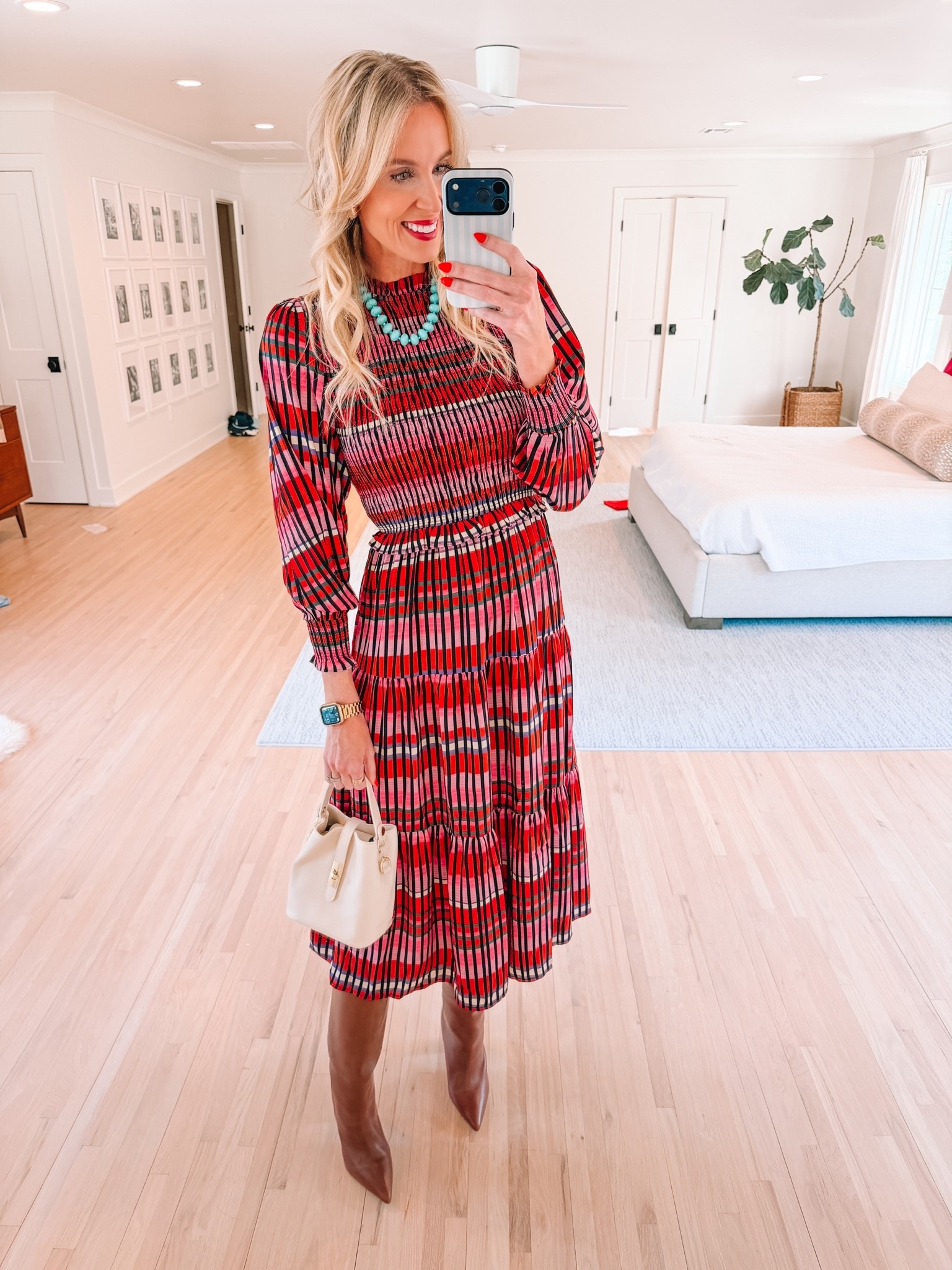The best dress for fall from Avara! 

Midi dress / Knee high boots / Avara bag / Classic style

#LTKootd #LTKgrwm #LTKdayinmylife