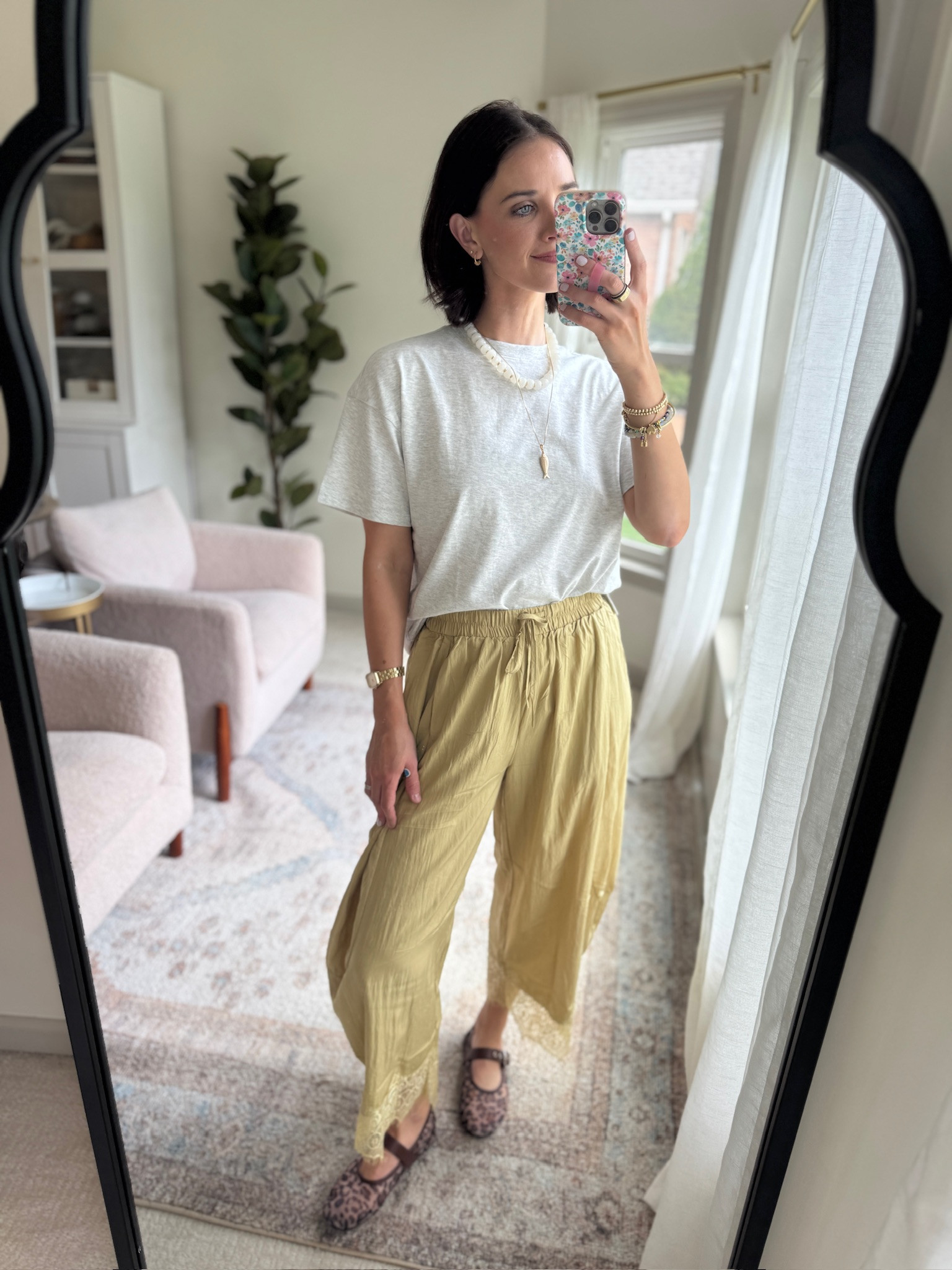 Love old navy for my closet basics!

amazon, amazon comfy pants, amazon flats, fashion, mom fashion, mom style, mom outfits, teacher outfits, teacher outfit inspo, summer outfits, hallie ragan

#LTKootd #LTKmomlife #LTKSeasonal