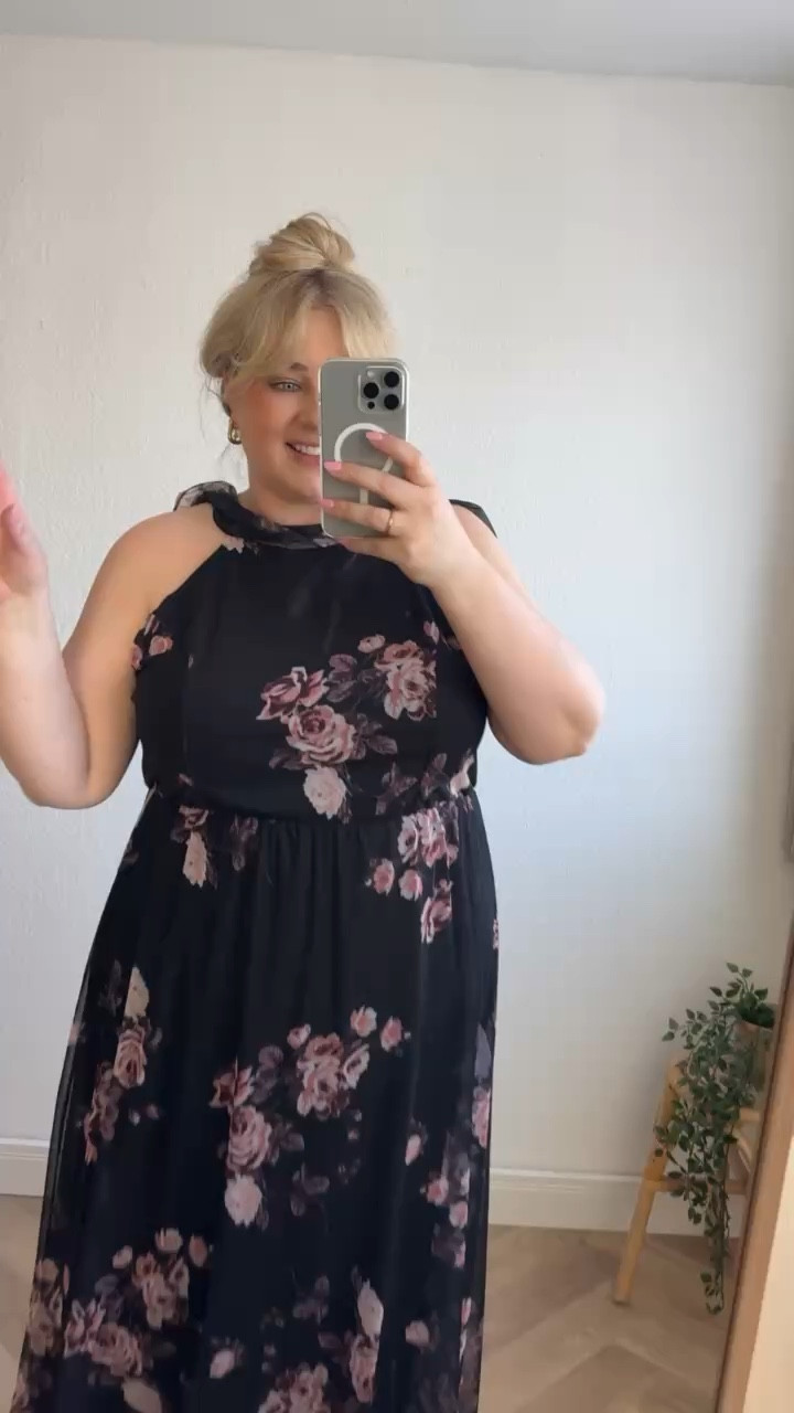 Outfit of the Day ❤️

20% sparen mit dem Code: OSTERN26 
nur bis 6.4. einmalig pro Kundin in der App bei Bon Prix einlösbar

#kleid #dress #plussizefashion

#LTKplussize #LTKkleider #LTKdeutschland