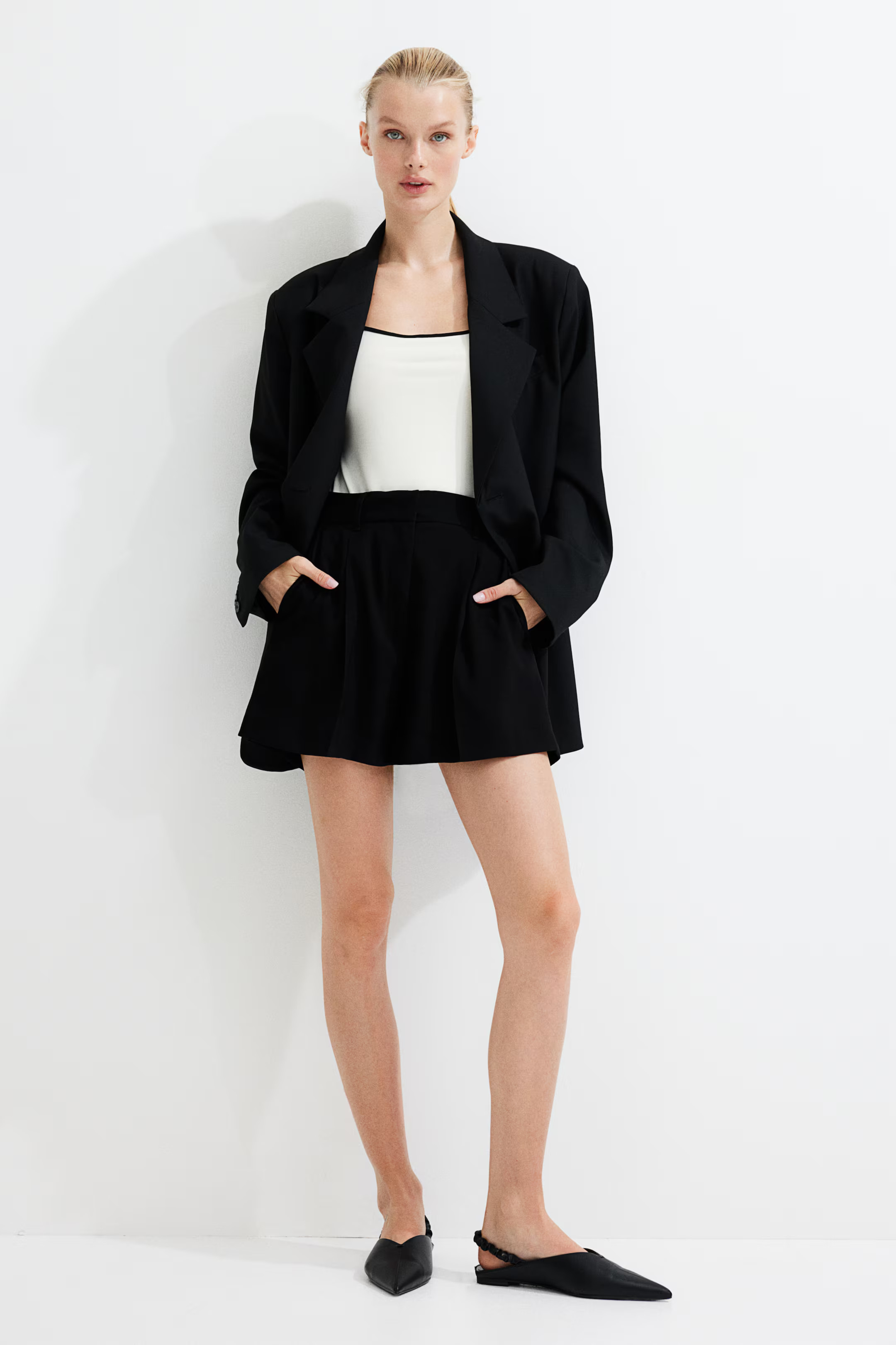 Dressed short | H&M (DE, AT, CH, NL, FI)