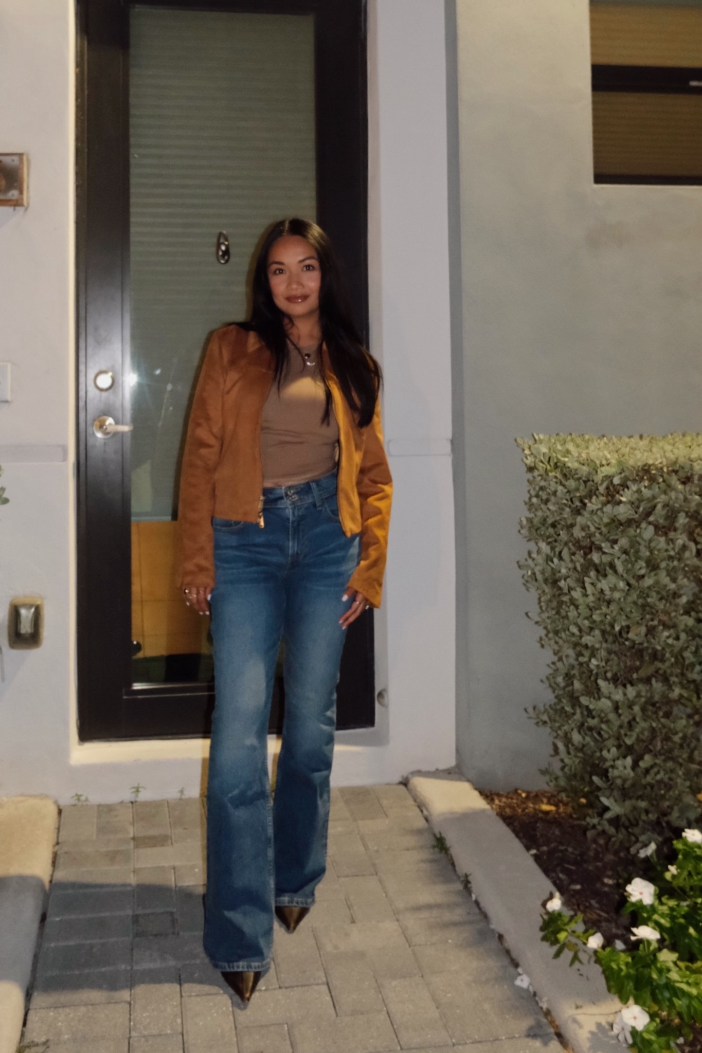 outfit from abercrombie - bootcut jeans and suede jacket | boots from steve madden

#LTKPetite #LTKootd #LTKSaleAlert