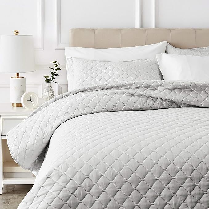 Amazon Basics Oversized Quilt Coverlet Bed Set - King, Cream Diamond | Amazon (CA)
