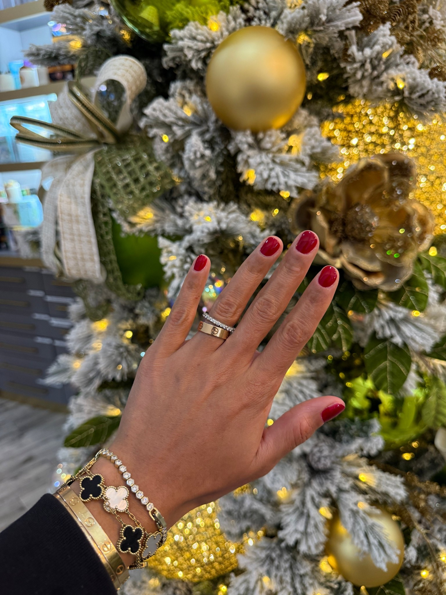 The perfect red for holiday season 🎅♥️

#LTKHoliday #LTKselfcare #LTKdayinmylife