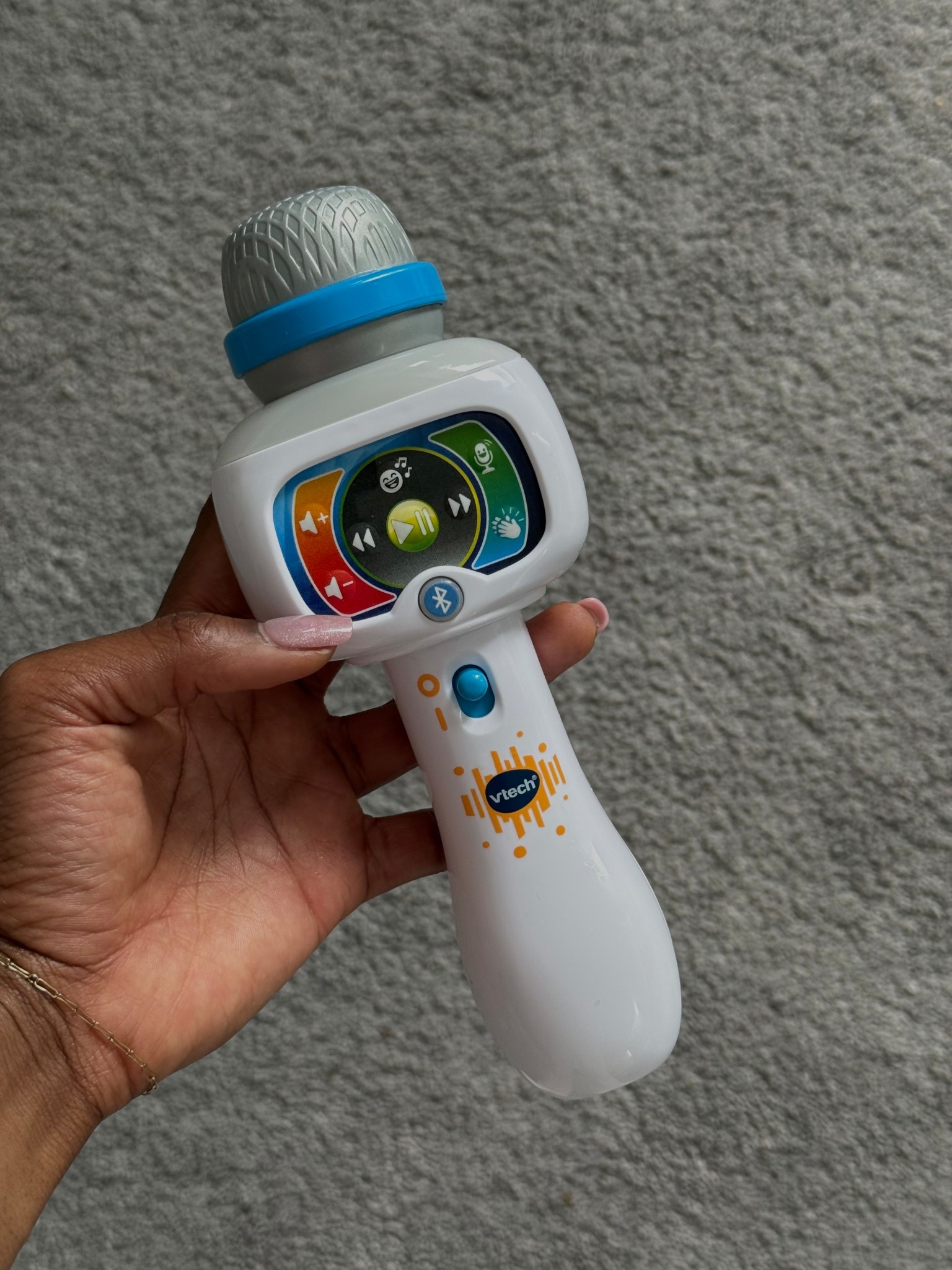 this little mic gives me a solid 20 minutes of entertainment with my 1 year old 