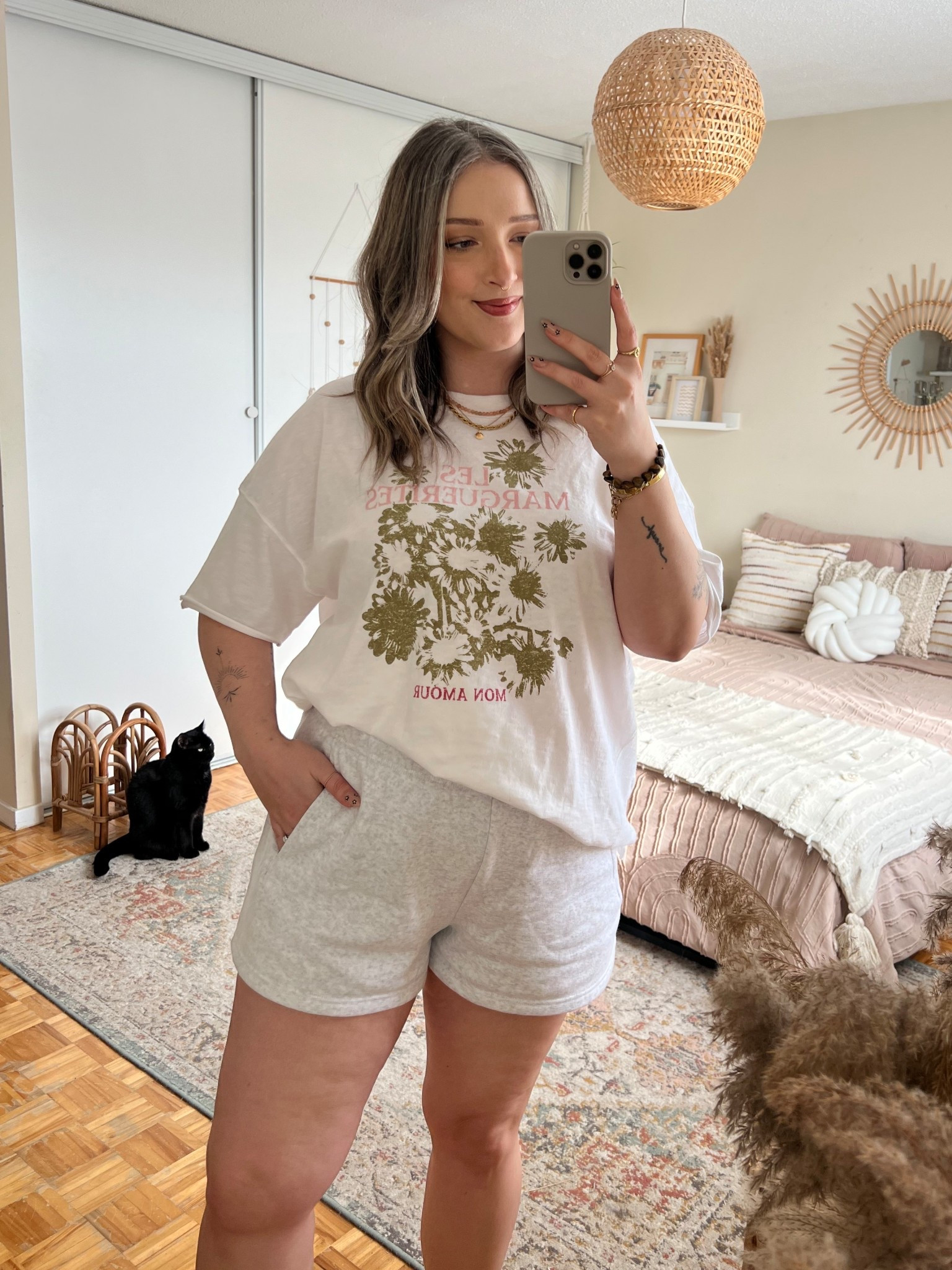 Spring comfies from aerie 🤍 wearing my usual size L in both the floral graphic tee and sweat shorts


#LTKstyletip #LTKsale #LTKmidsize