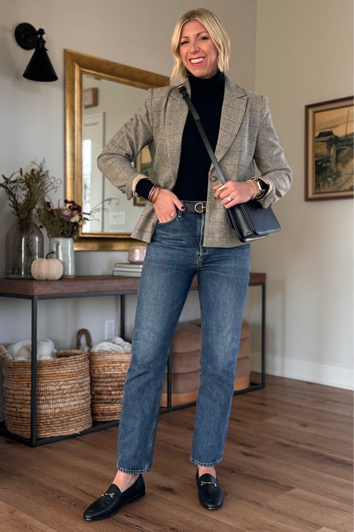 How to style straight leg jeans this fall! A darker wash is the best option to easily dress up your look! 

#LTKFindsUnder100 #LTKStyleTip #LTKOver40