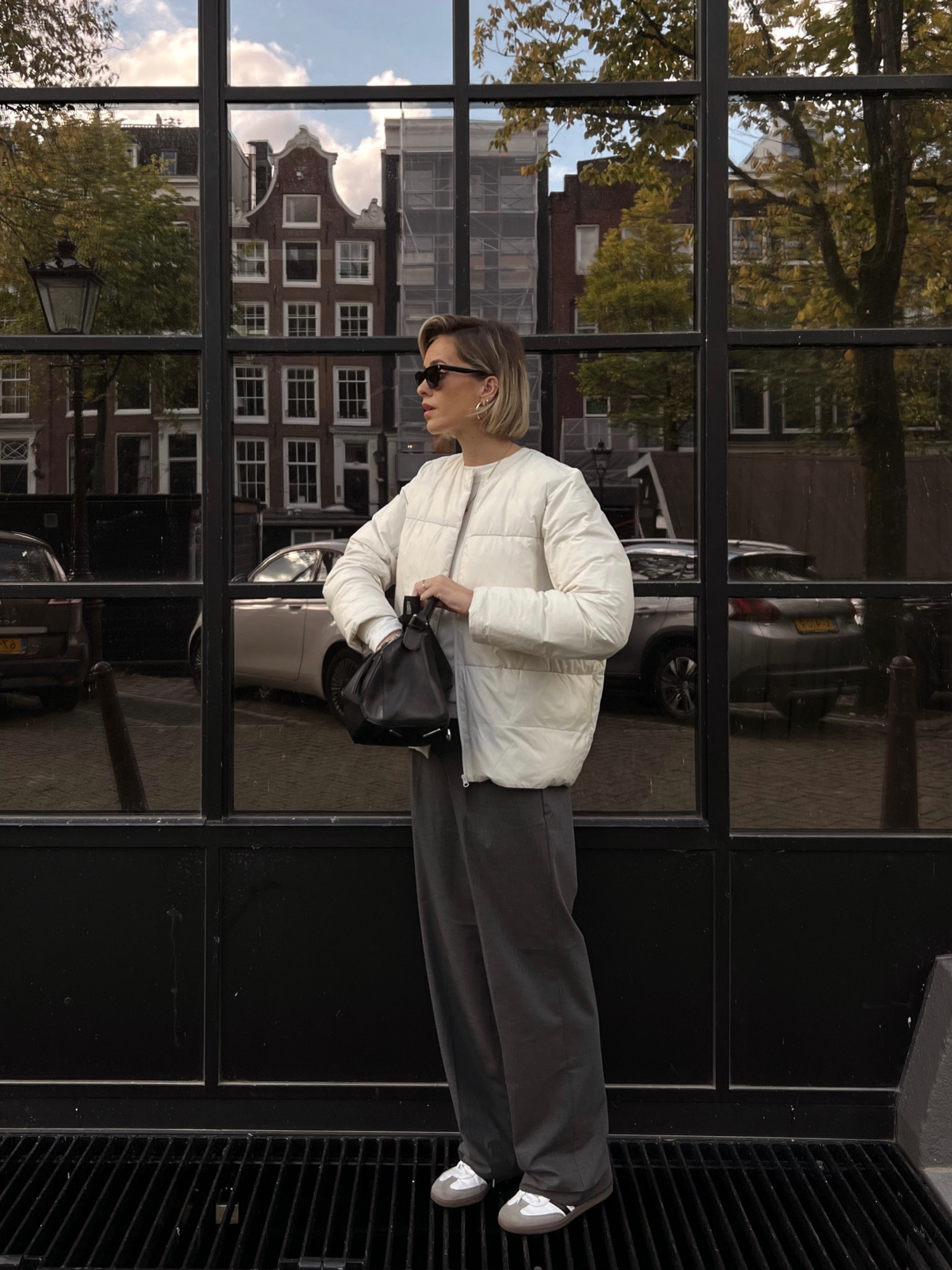 Autumn is about layering and @uniqloeurope always has the best essentials to layer. 
Since I’m always cold I love to wear a fleece top, which is warm, comfortable and chic at the same time!
You can now easily shop UNIQLO in the app or NL website #moderosa #ad #LifeWear #uniqlo 