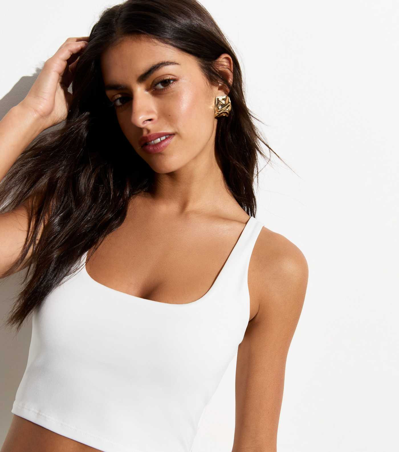 White Square Neck Crop Top
						
						Add to Saved Items
						Remove from Saved Items | New Look (UK)