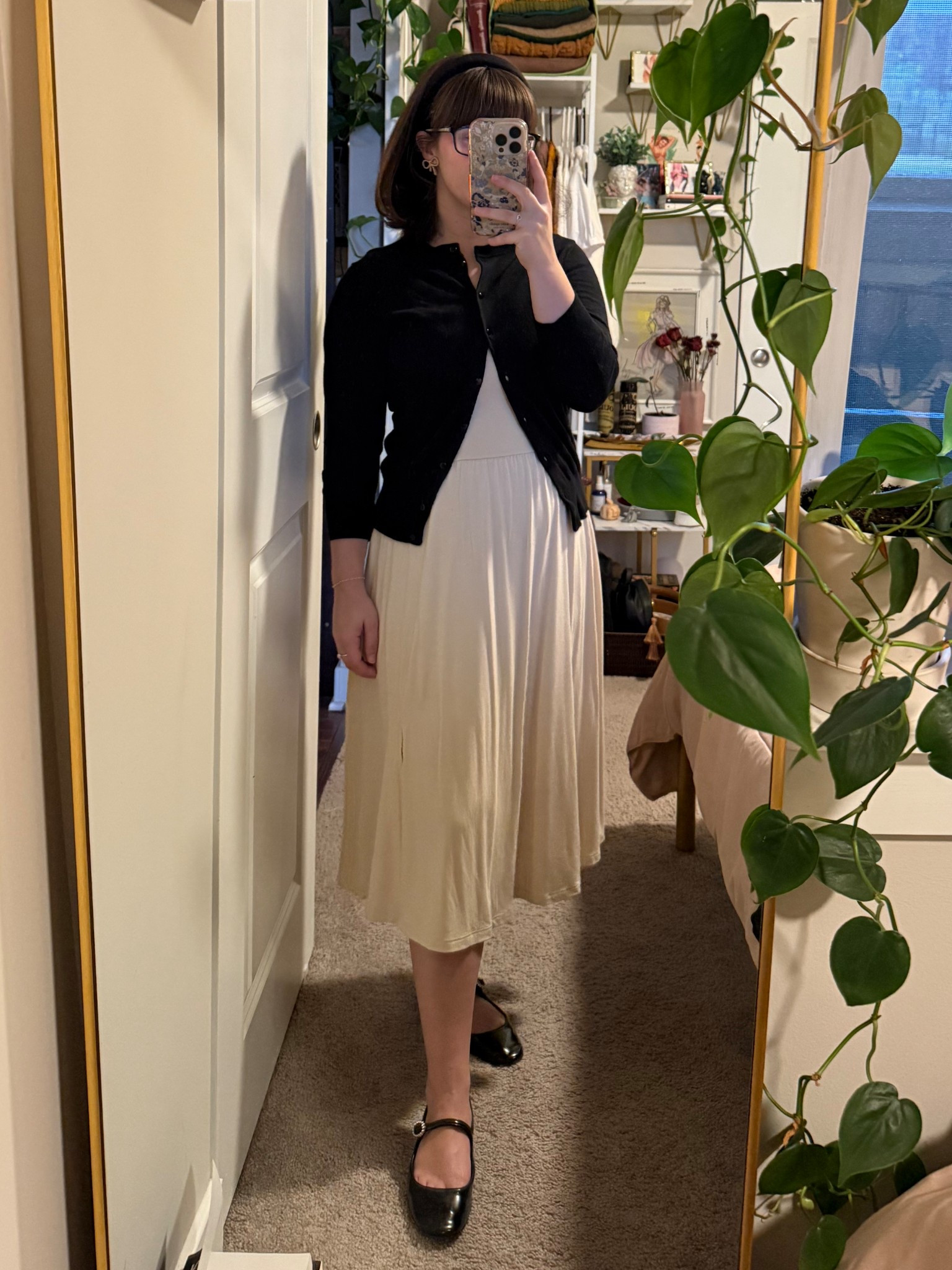 Easy and comfy for today. OOTD 4.3.25

#LTKPetite #LTKWorkwear #LTKStyleTip