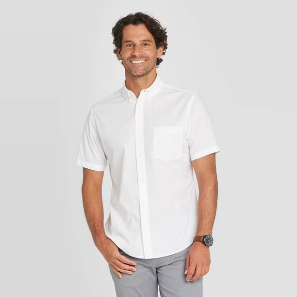 Men's Regular Fit Stretch Poplin Short Sleeve Button-Down Shirt - Goodfellow & Co™ | Target