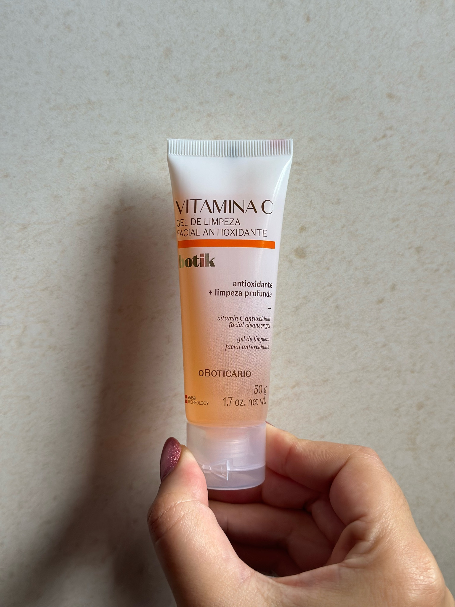 Já viram essa novidade da #oBoticario ? É o gel de limpeza facial que contém vitamina C ! Usei ele e senti que ele limpa bem e não deixa a pele com aquele aspecto de puxar sabe? Ele limpa e hidrata ao mesmo tempo ! Aprovadissimo ✅ E vocês, já testaram?

#LTKbrasil #LTKbeauty #LTKfindsunder100