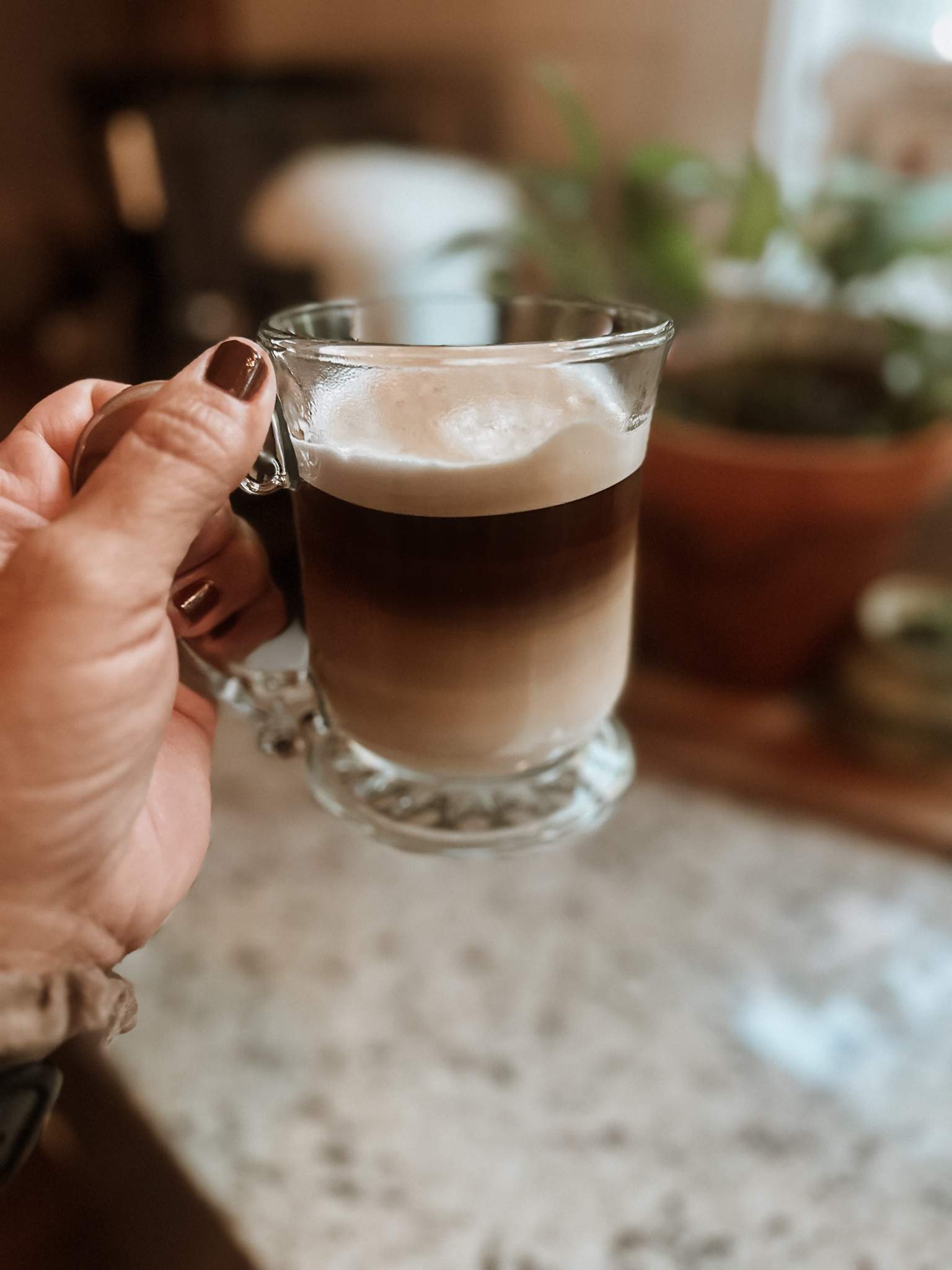 When your coffee matches your nails. Or vice versa 😉☕️🍁🍂

#LTKStyleTip #LTKHome